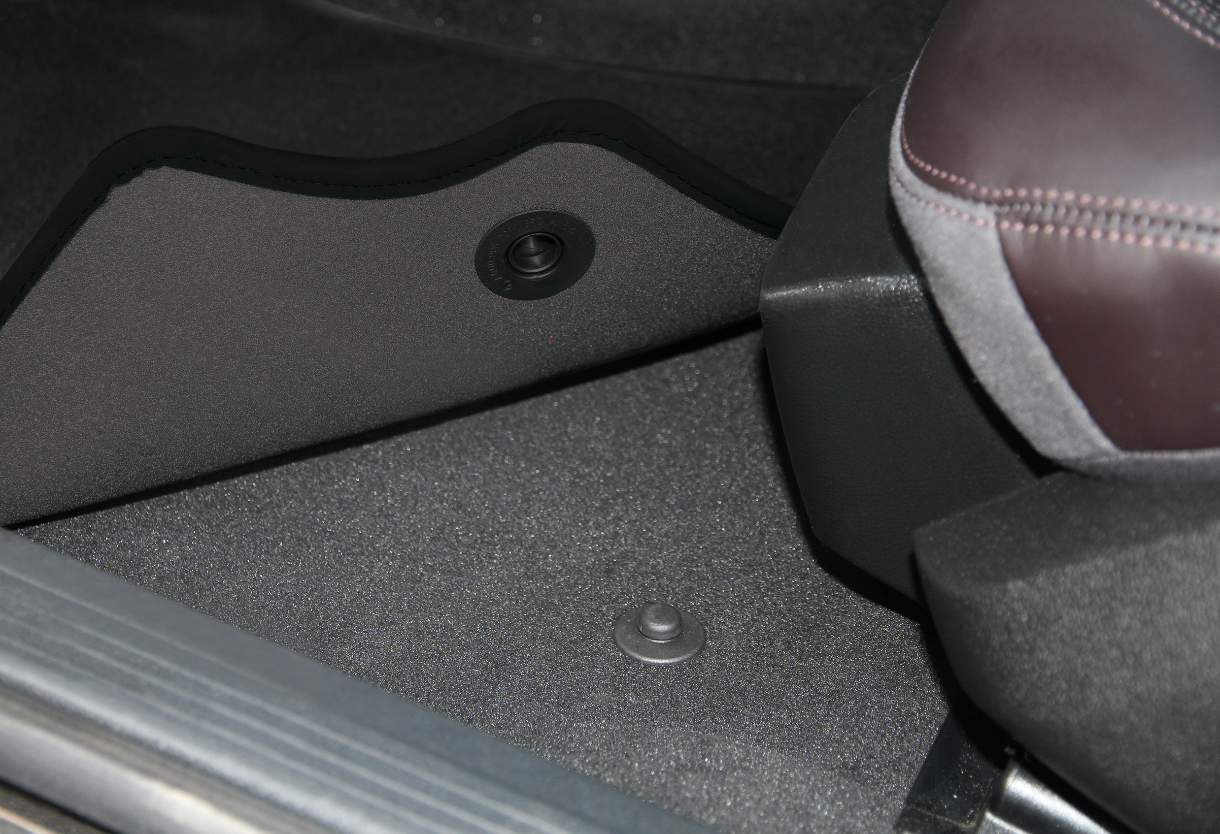 Set tappeti su misura in moquette - compatibile per Mercedes Classe E 4p (03/02>02/09) - Mercedes Classe E sw (03/03>08/09) - immagine 7