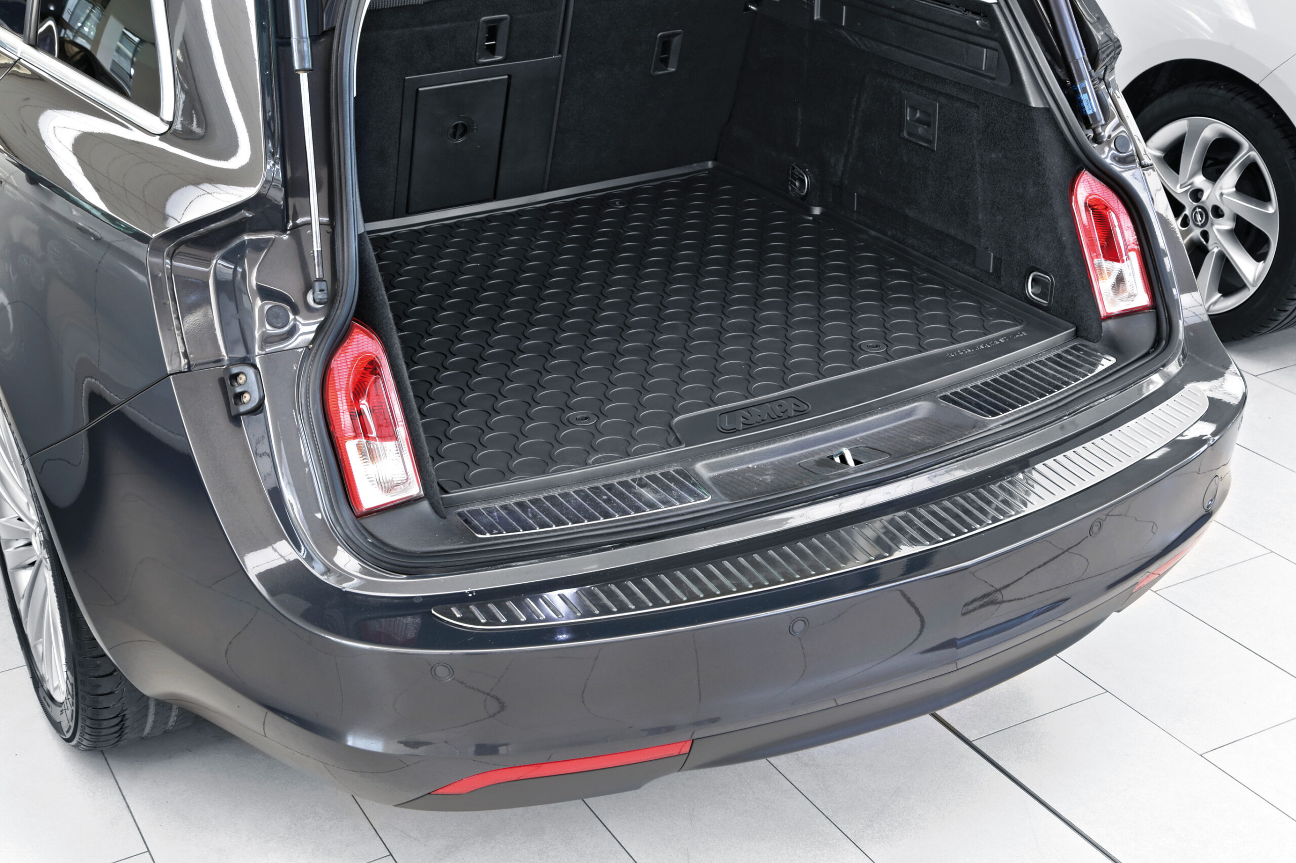 Vasca baule su misura in gomma sintetica - compatibile per Audi A1 3p (09/10>10/18) - Audi A1 Sportback (02/12>10/18) - immagine 3