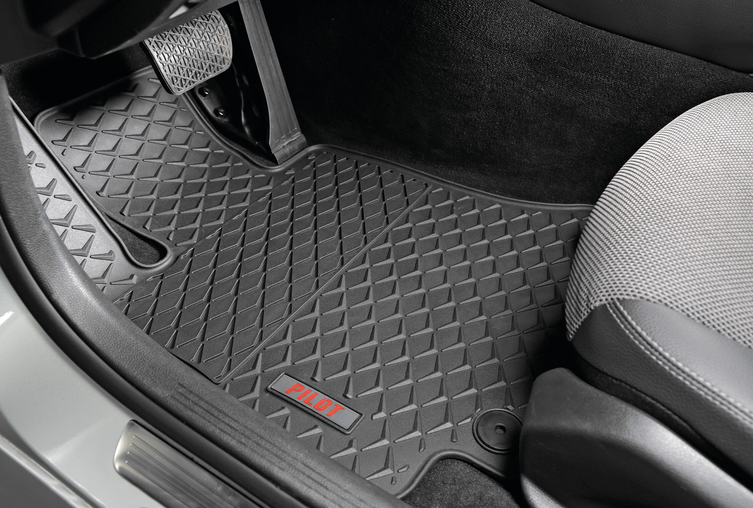 Pilot, set tappeti su misura in eco gomma - compatibile per Audi A3 3p (05/03>08/12) - Audi A3 Cabriolet (04/08>02/14) - Audi A3 Sportback (09/04>10/12) - immagine 2