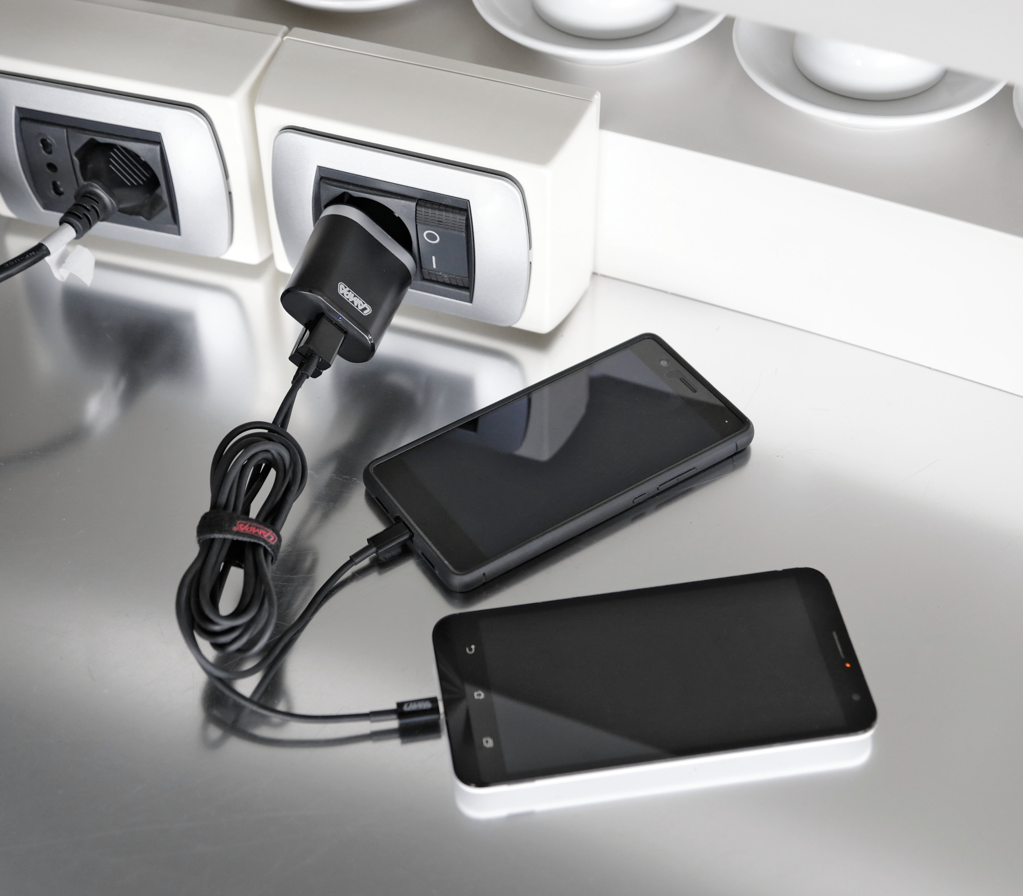 Caricabatteria da rete con 2 porte Usb - Fast Charge - 3100 mA - 100/230V - immagine 2