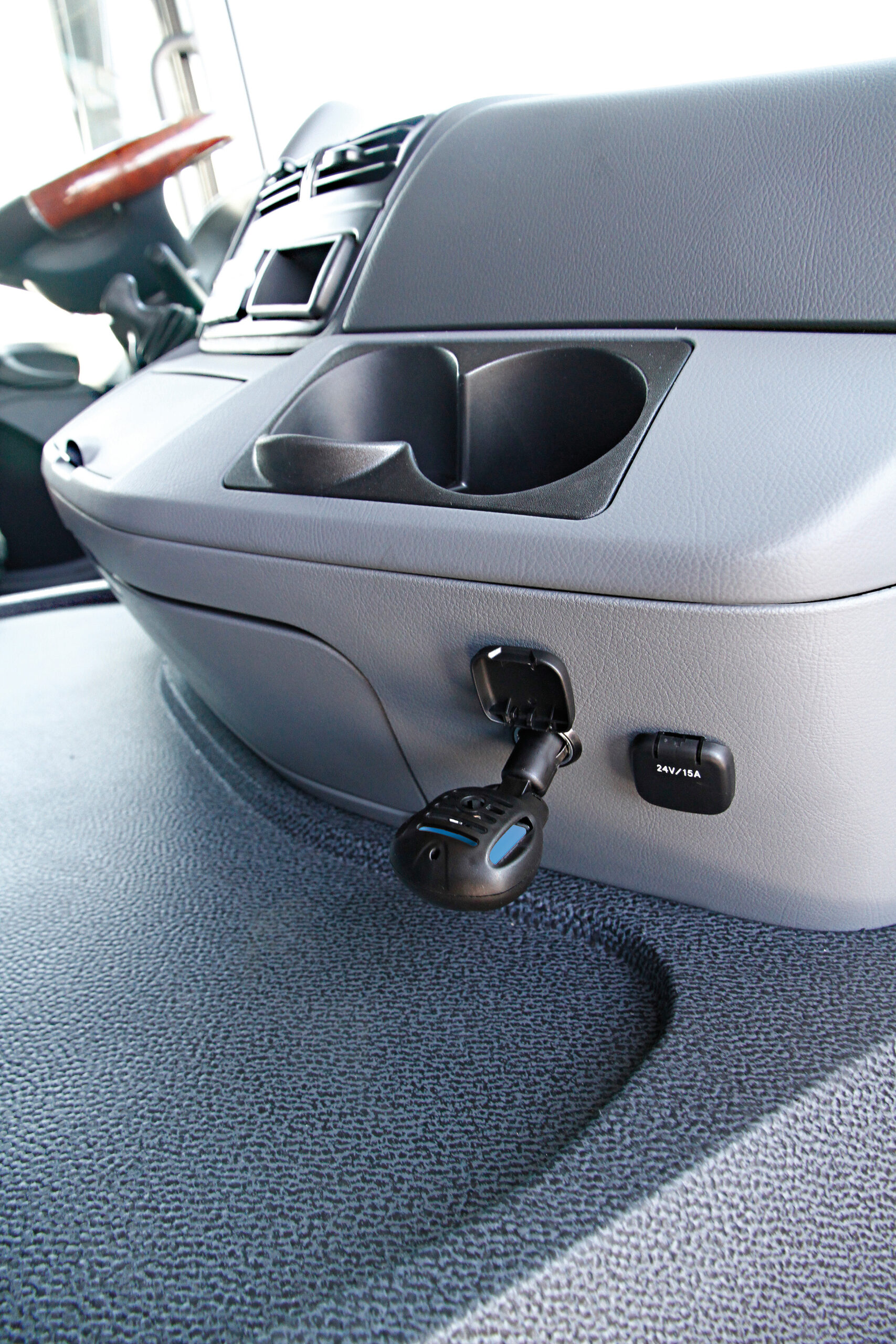 Killer 2 in 1, diffusore elettrico per insetticidi, 12/24V - immagine 4
