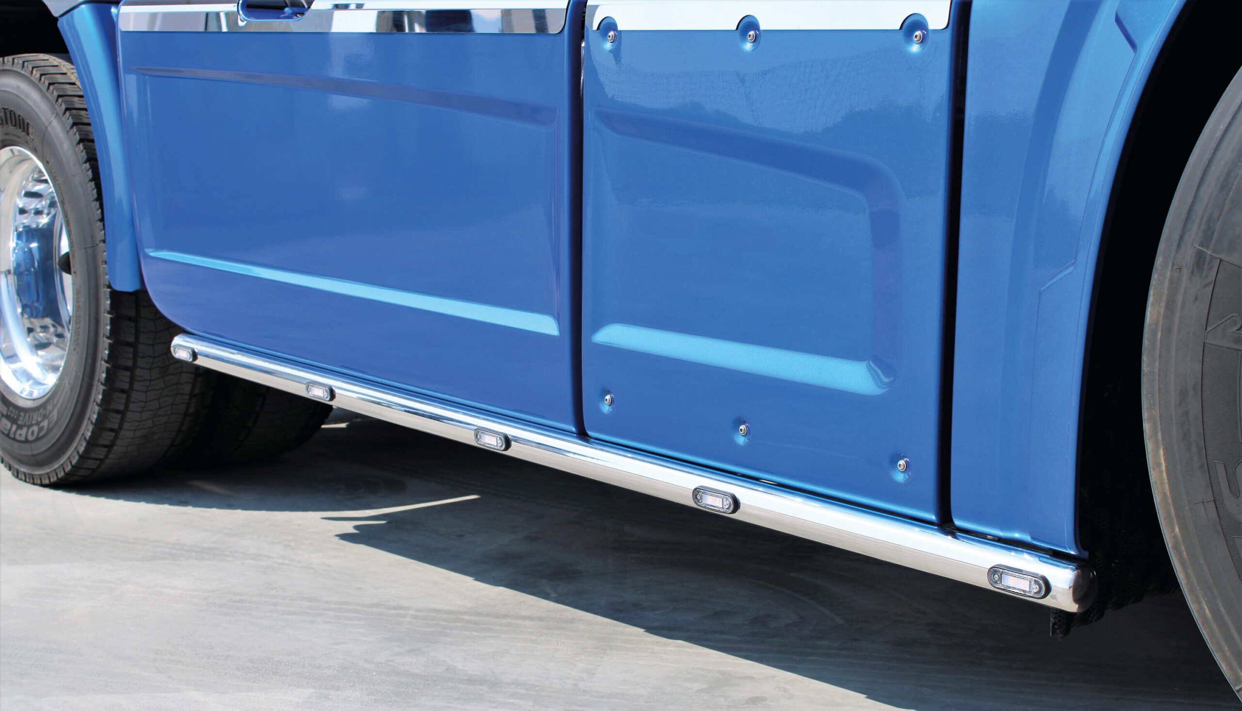 Barre per minigonne, 5 fori - compatibile per Man TGX (09/07>06/20) Passo 3600 - immagine 2