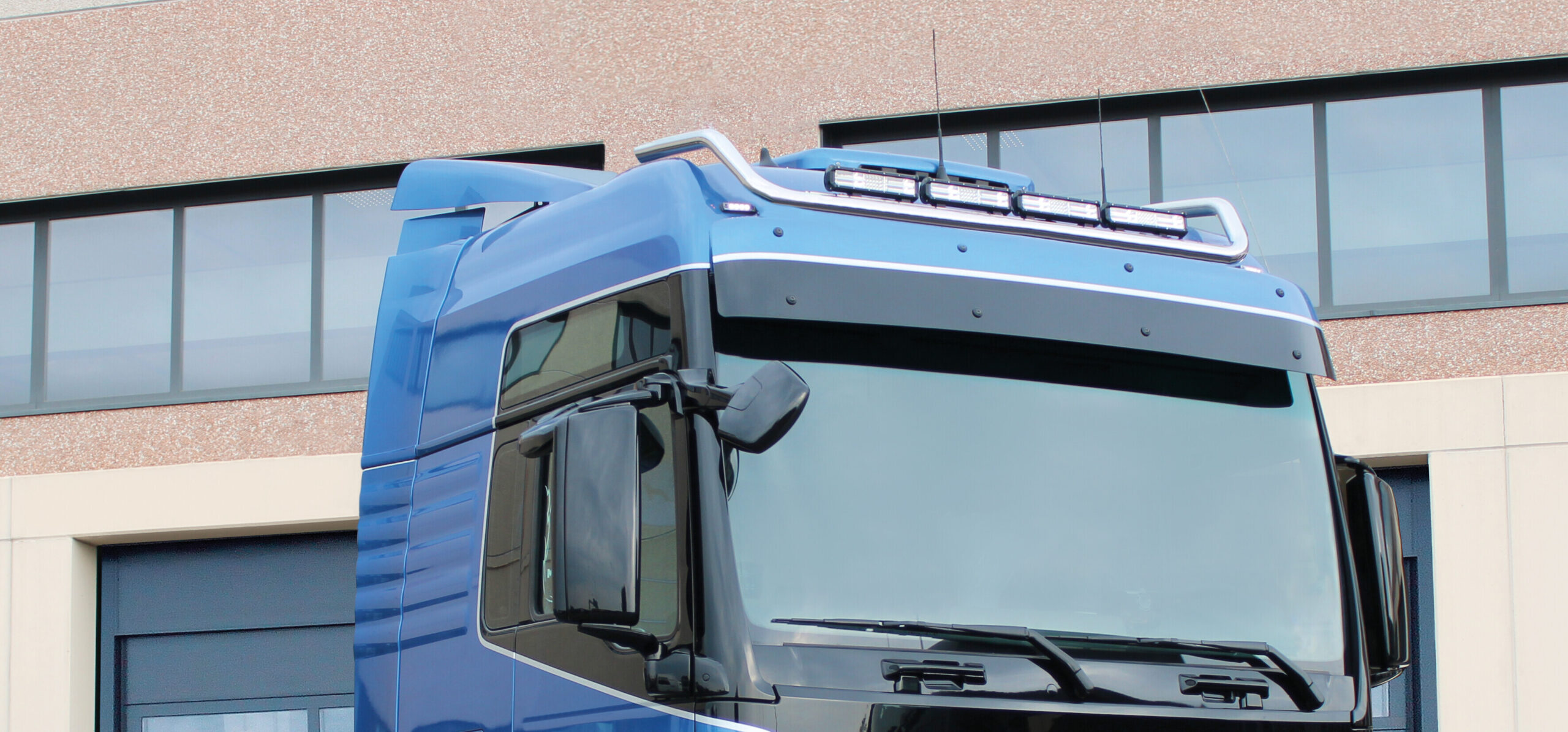Barra portafari per tetto, standard corto - compatibile per Man TGX (09/07>06/20) XXL, Tetto da forare - immagine 2
