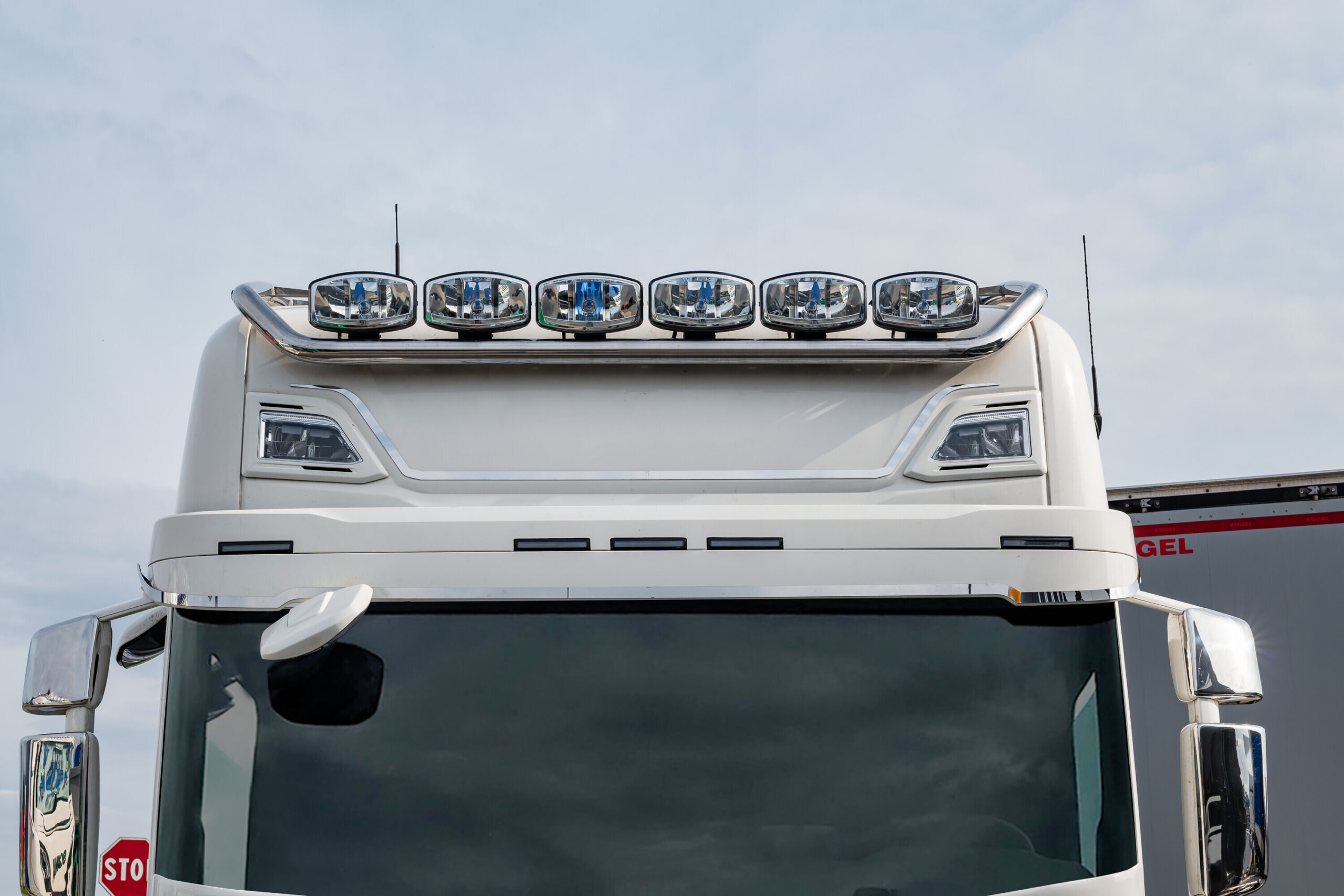Barra portafari per tetto, standard corto - compatibile per Scania G Serie 7 - New Generation (01/18>) Highline, Tetto da forare - Scania R Serie 7 - New Generation (11/16>02/25) Highline, Tetto da forare - Scania S Serie 7 - New Generation (11/16>) Highline, Tetto da forare - immagine 3