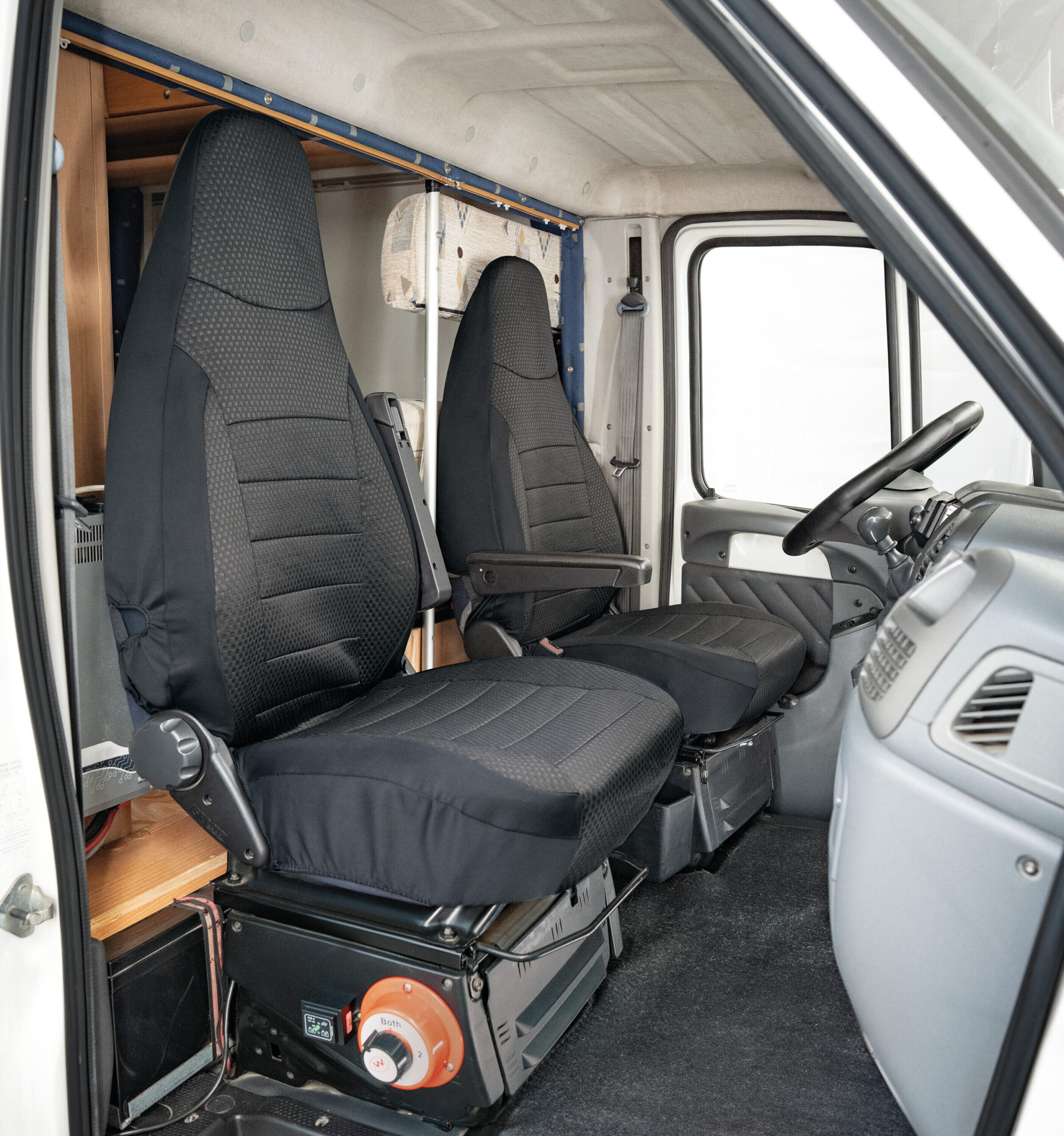 Travel Entire, coprisedili universali per camper - immagine 2