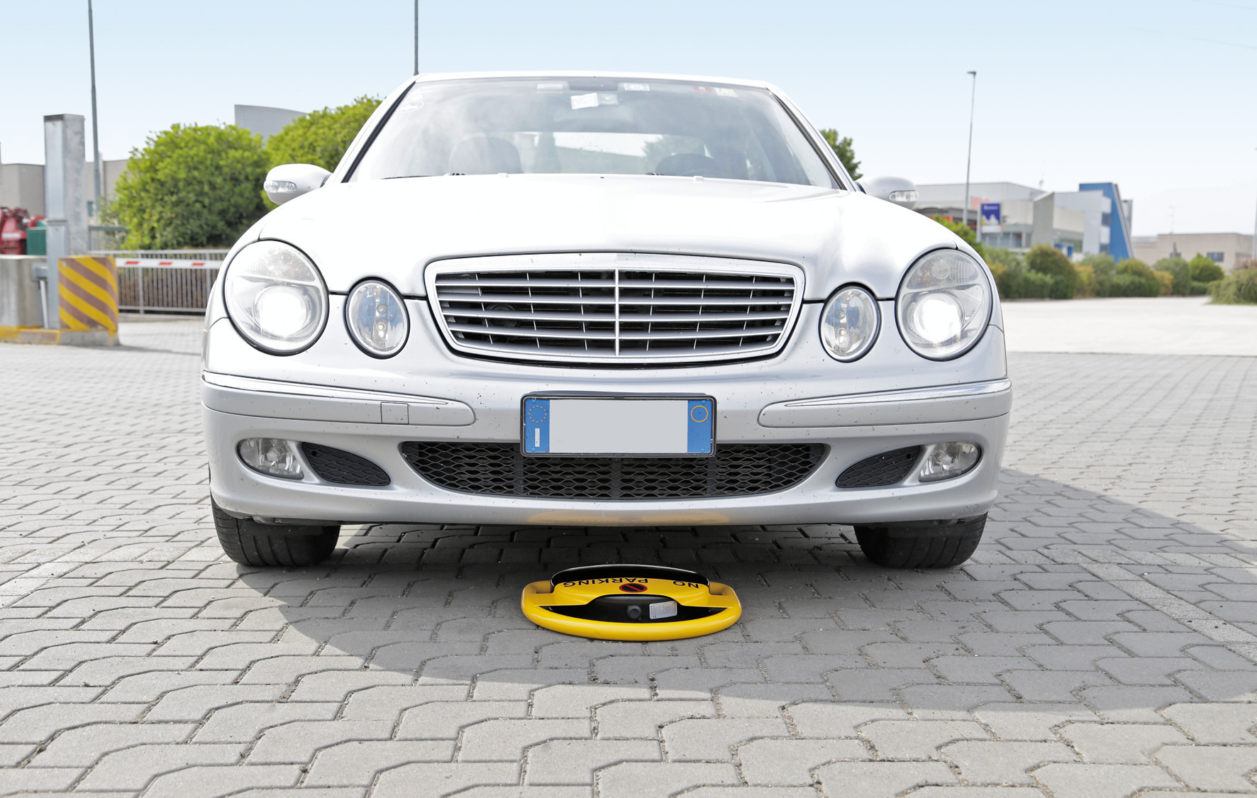 Barriera di parcheggio automatica con telecomando - Batteria - immagine 11