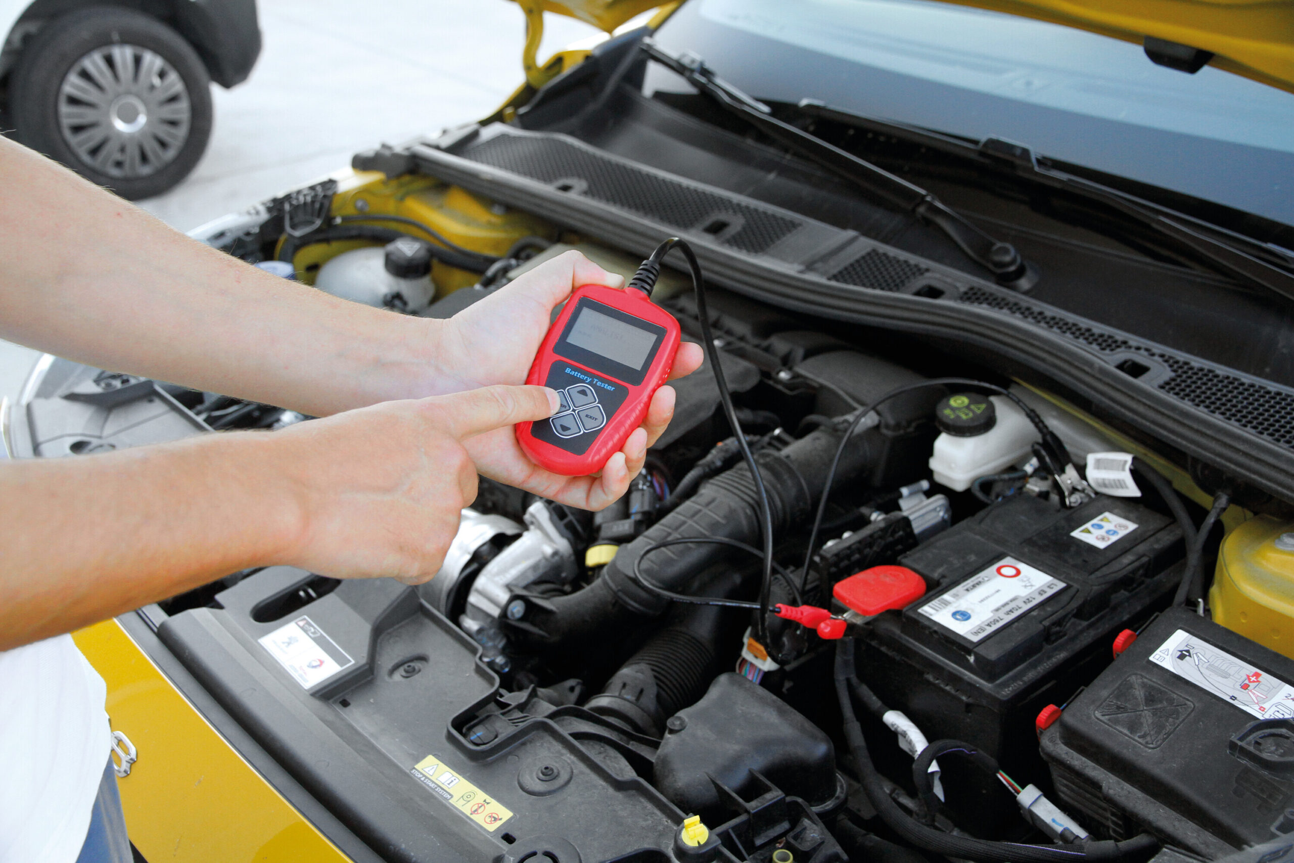 Tester professionale per batterie - immagine 3
