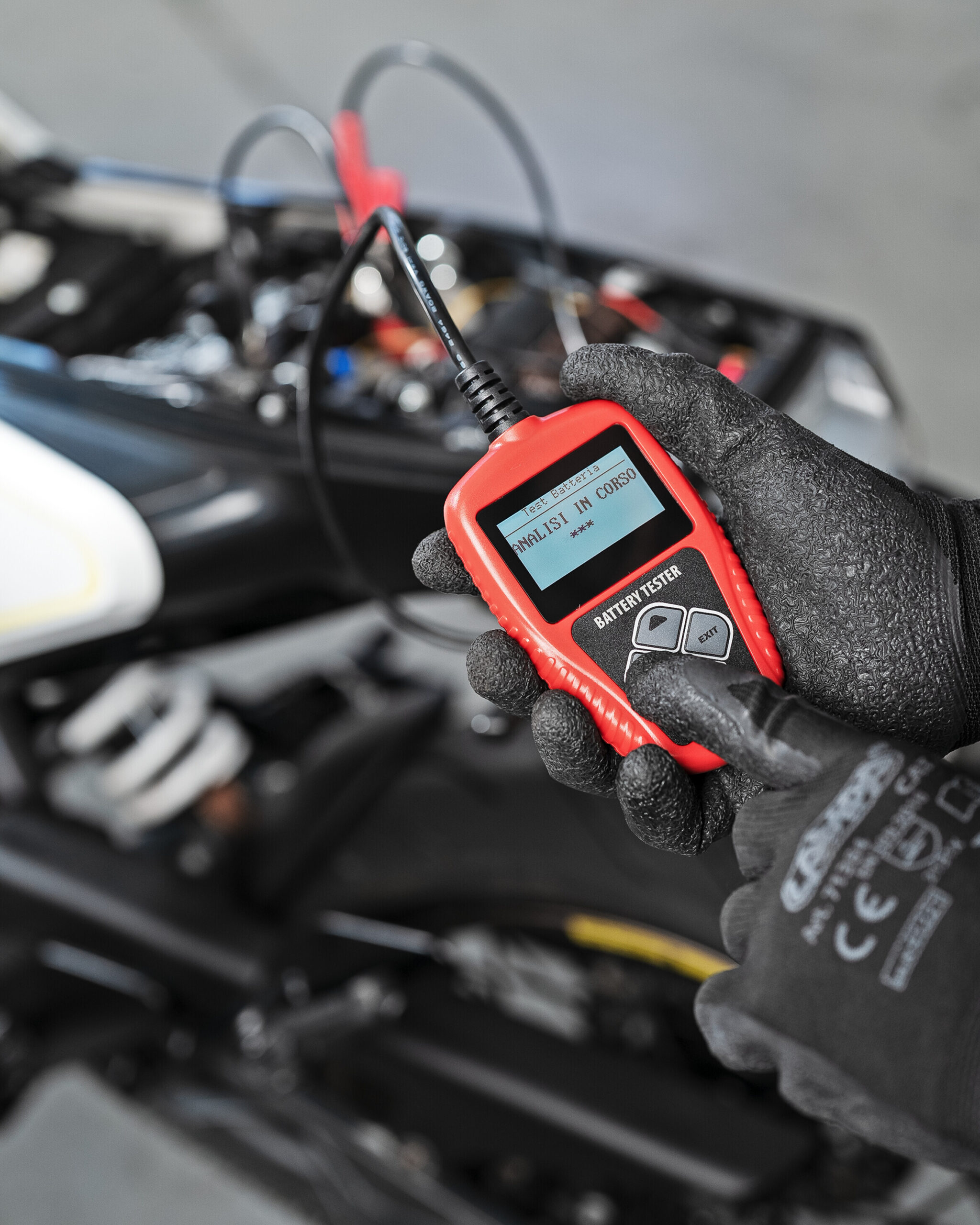 Tester professionale per batterie - immagine 4