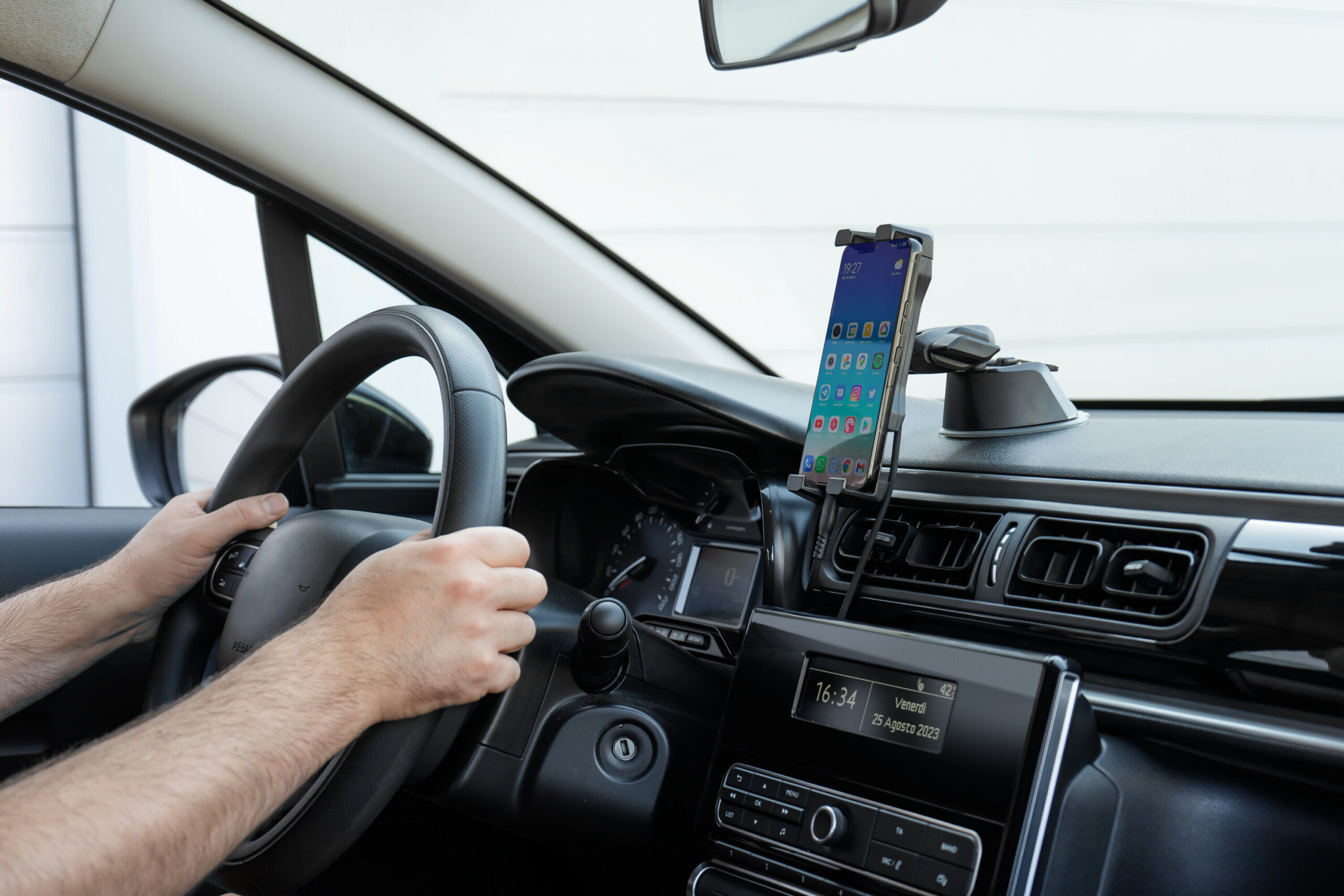 Super Grip, porta telefono e tablet con ventosa adesiva - immagine 11