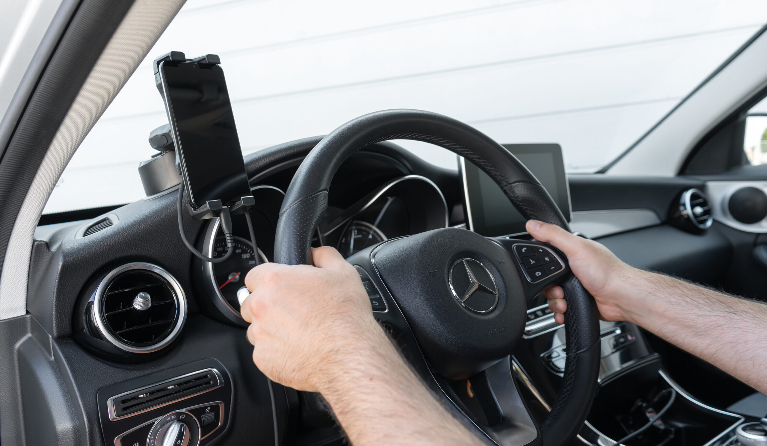 Super Grip, porta telefono e tablet con ventosa adesiva - immagine 13