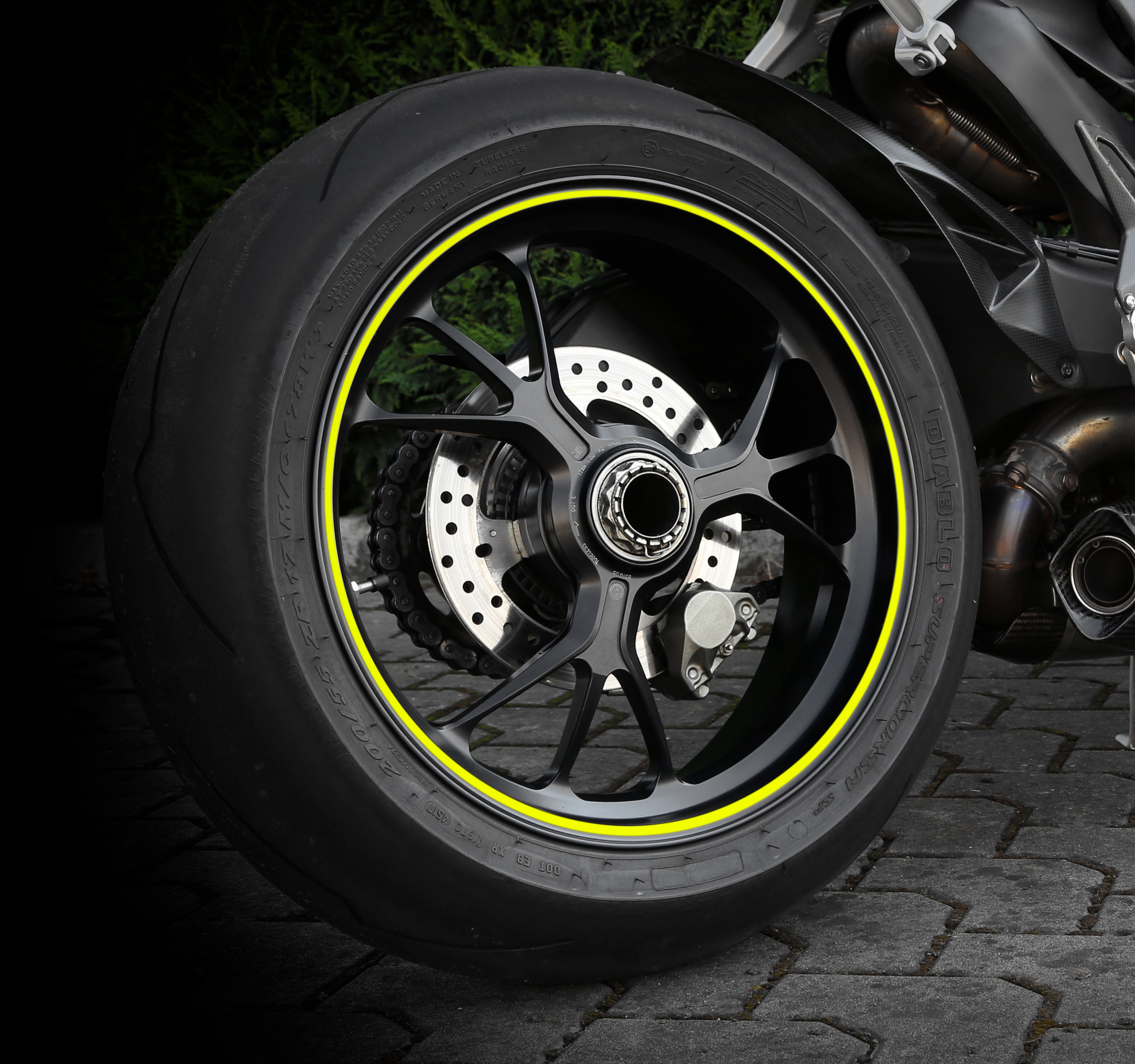 Wheel Stripe Fluo, profilo adesivo per cerchi ruota - Giallo - immagine 2