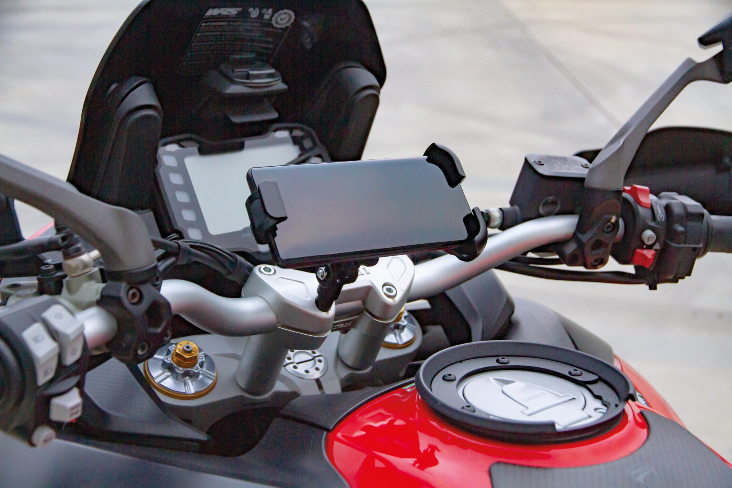 Titan M8 Pro, supporto con attacco per viti e riser M8 - immagine 6