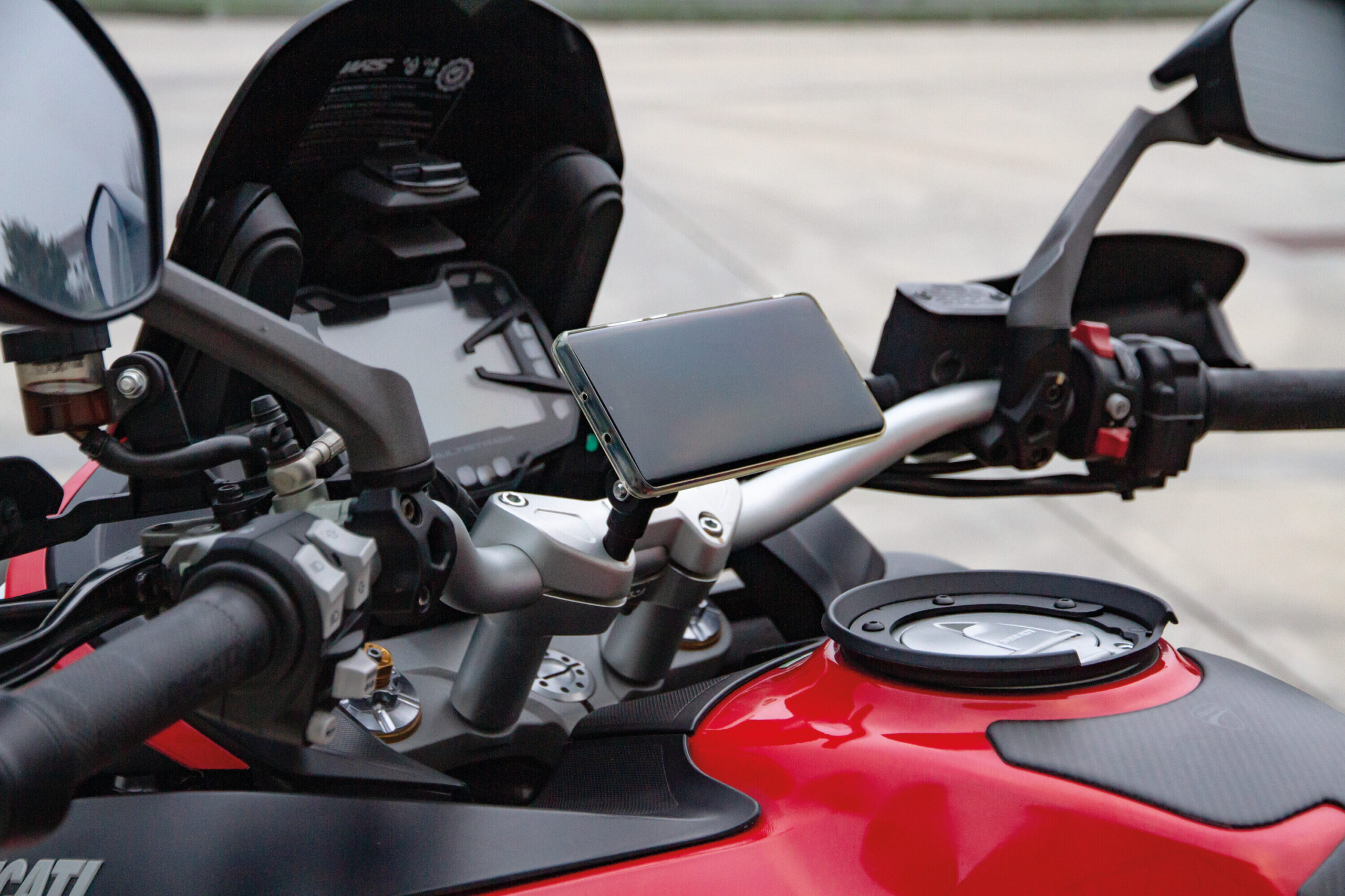 Titan M8 Pro, supporto con attacco per viti e riser M8 - immagine 7