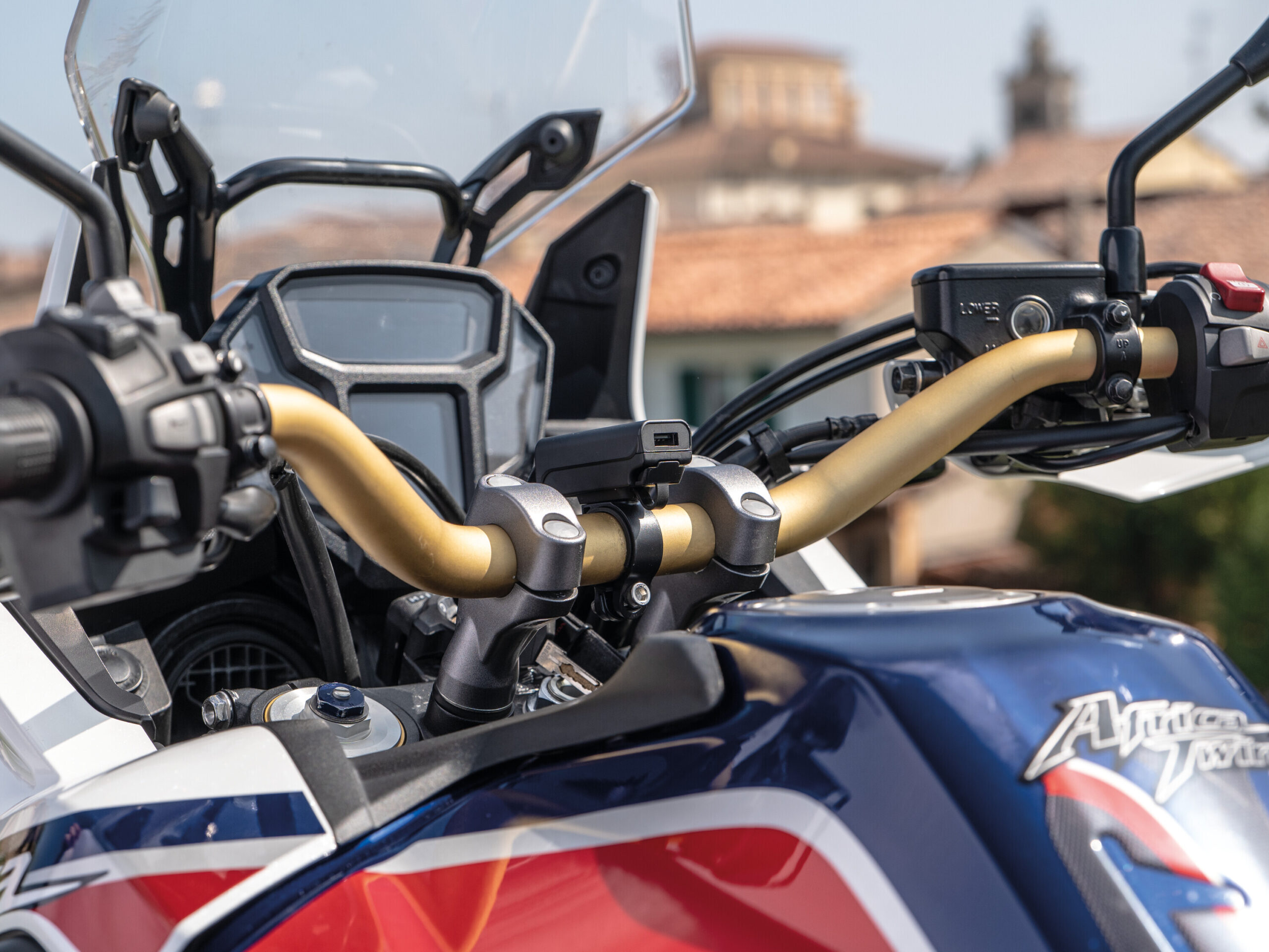 Trek X, Caricatore usb con doppia presa USB (USB A + USB C) resistente alla pioggia - immagine 7