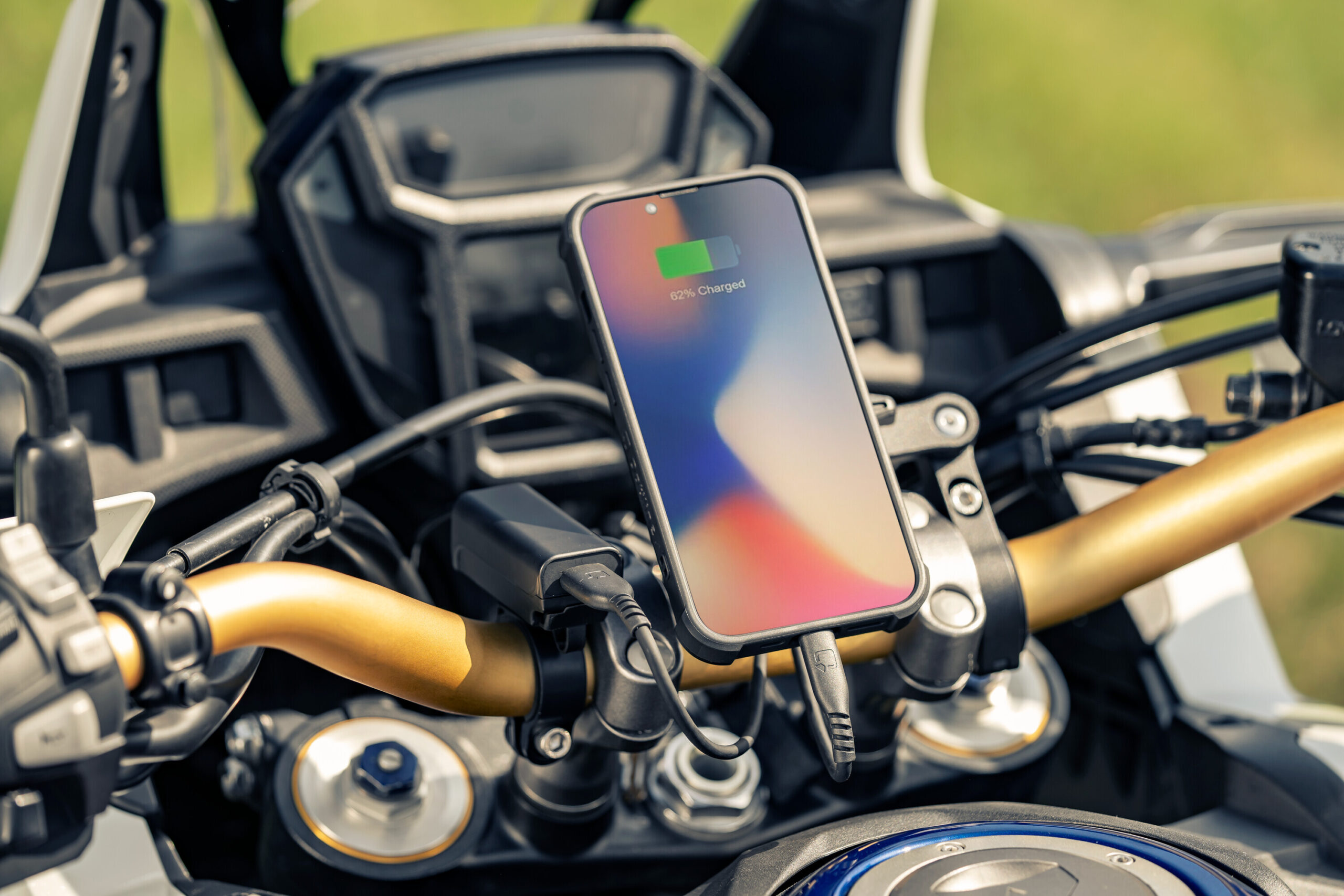 Trek X, Caricatore usb con doppia presa USB (USB A + USB C) resistente alla pioggia - immagine 13