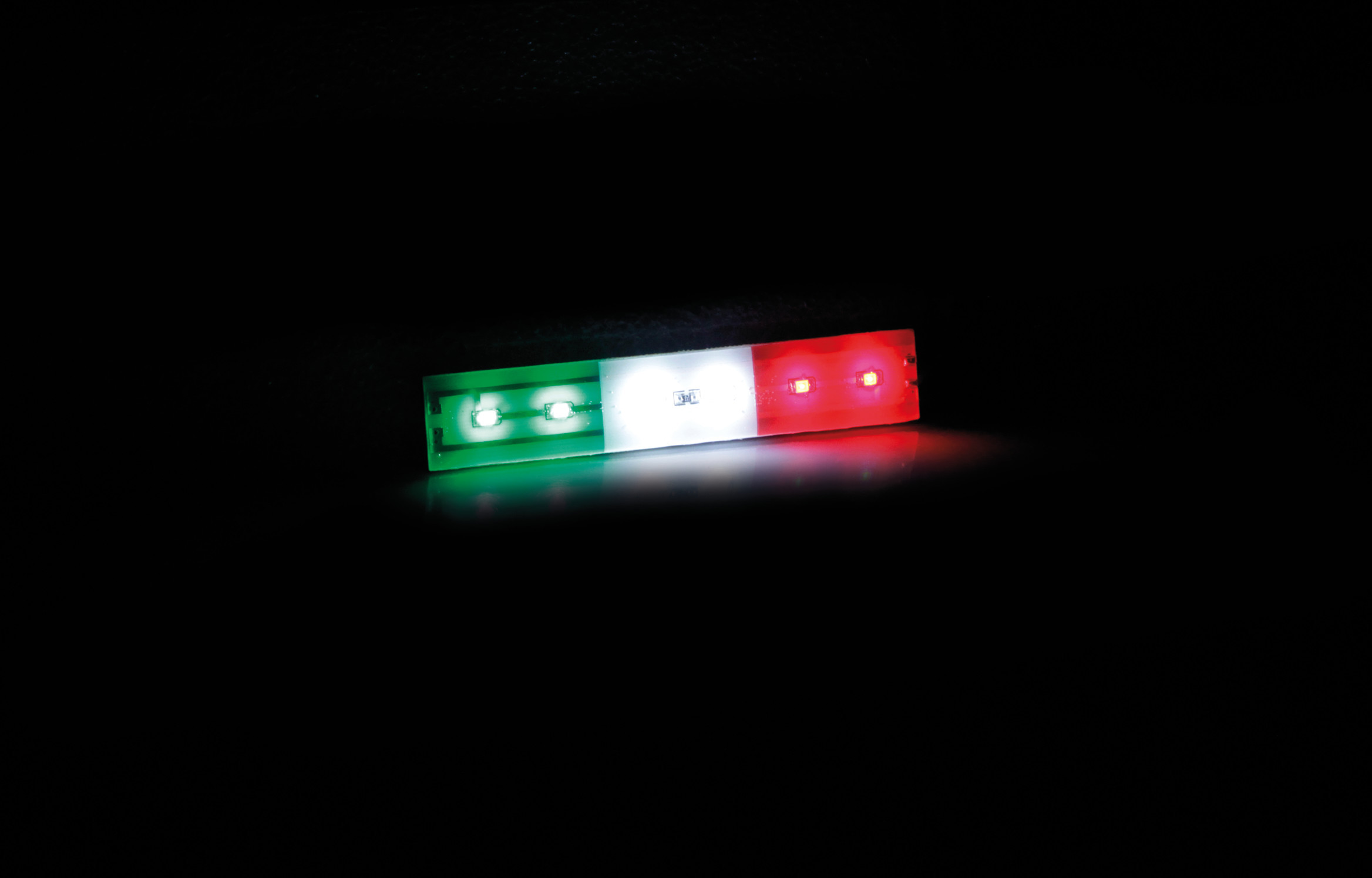 Bandiera Italia luminosa a 6 led, 24V - immagine 4