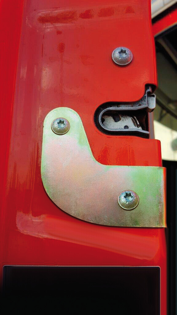 Serrature interne aggiuntive per cabina camion - compatibile per Mercedes Actros MP4 (09/11>09/19) - Mercedes Actros MP5 (10/19>) - Mercedes Actros MP5 L (11/21>) - Mercedes Actros MP5 F (11/21>) - Mercedes Actros L ProCabin (12/24>) - immagine 4