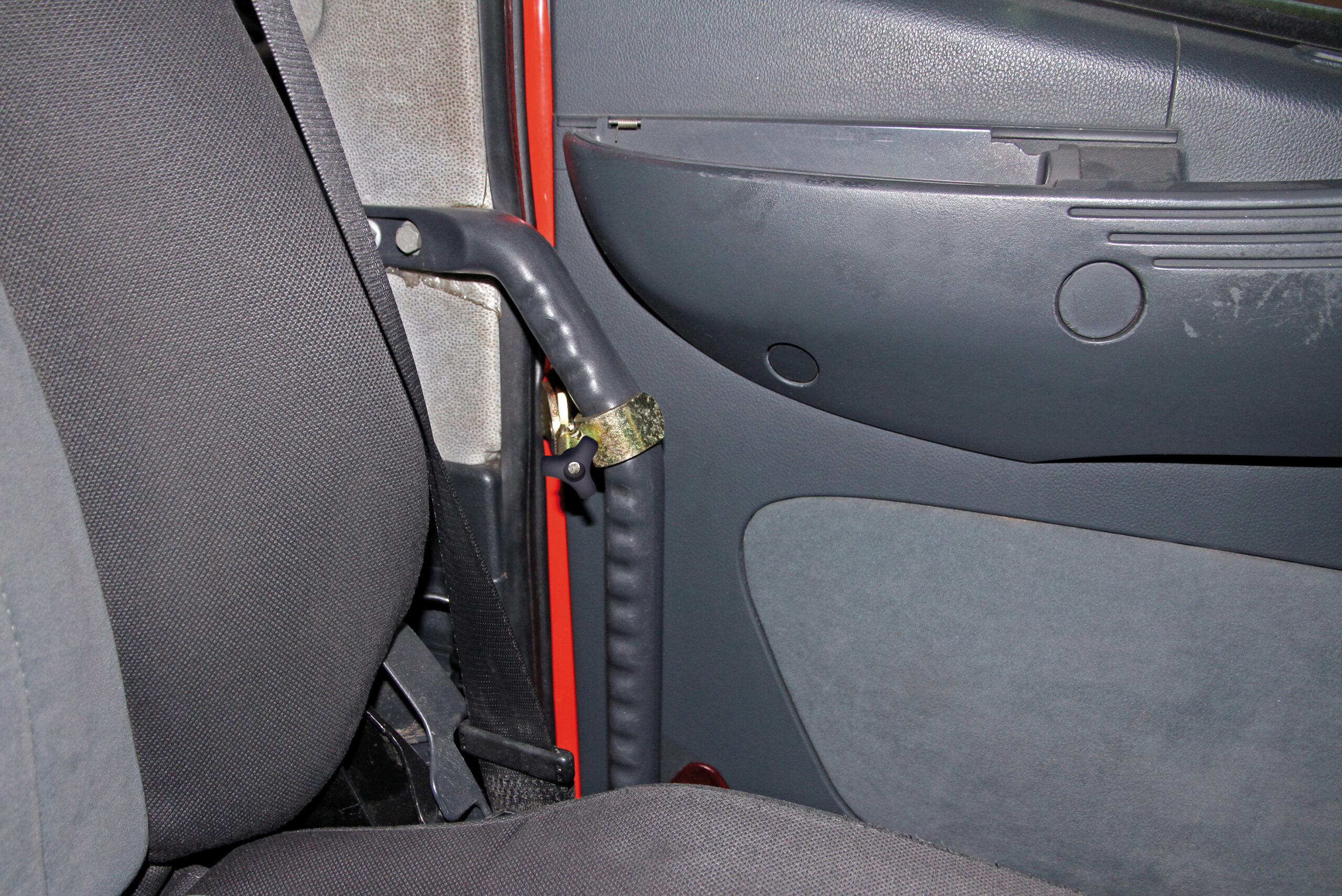 Serrature interne aggiuntive per cabina camion - compatibile per Iveco Eurocargo (10/91>) - Iveco Eurostar (04/92>09/04) - Iveco Eurotech (04/92>09/04) - Iveco Stralis (08/02>12/12) - Iveco Stralis (07/12>12/19) - Iveco Stralis Hi-Way (07/12>08/16) - Iveco Stralis XP (09/16>12/19) - immagine 3
