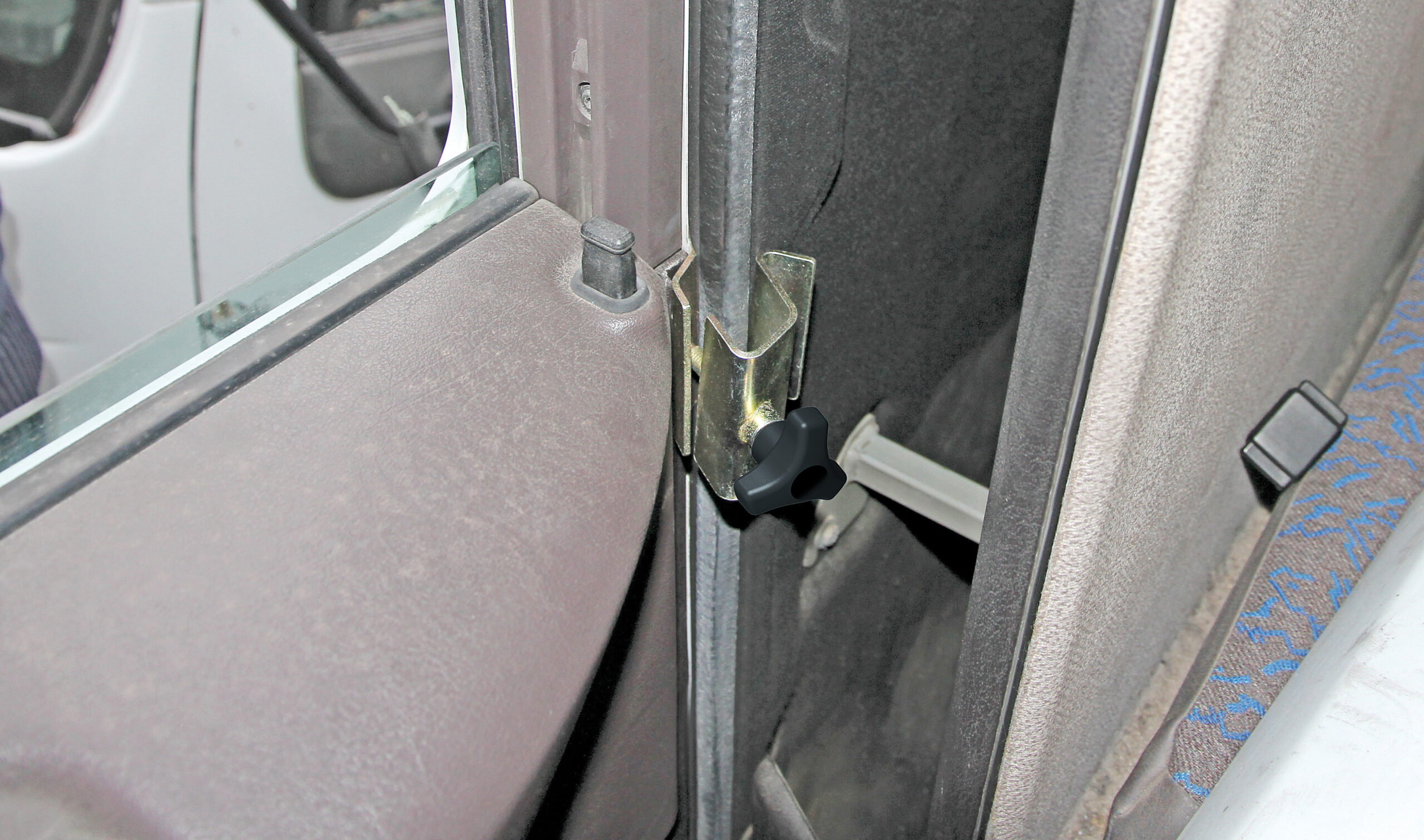 Serrature interne aggiuntive per cabina camion - compatibile per Renault AE Magnum (06/90>08/96) - Renault Magnum (09/96>06/13) - immagine 2