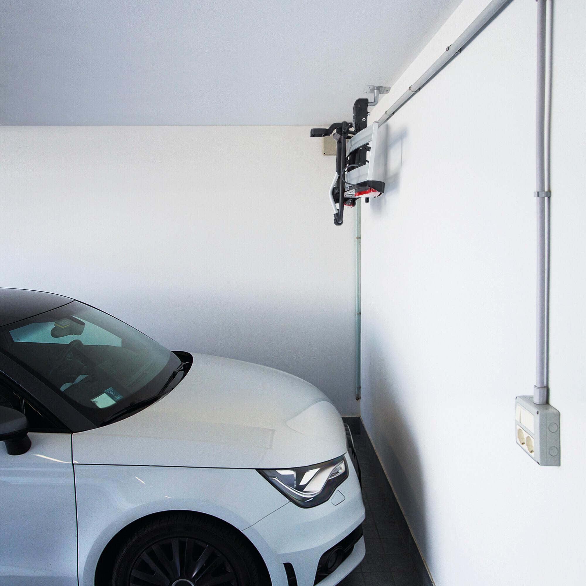 Sphere-1, supporto universale per portabiciclette posteriori a gancio traino, fissaggio a muro o soffitto - immagine 2