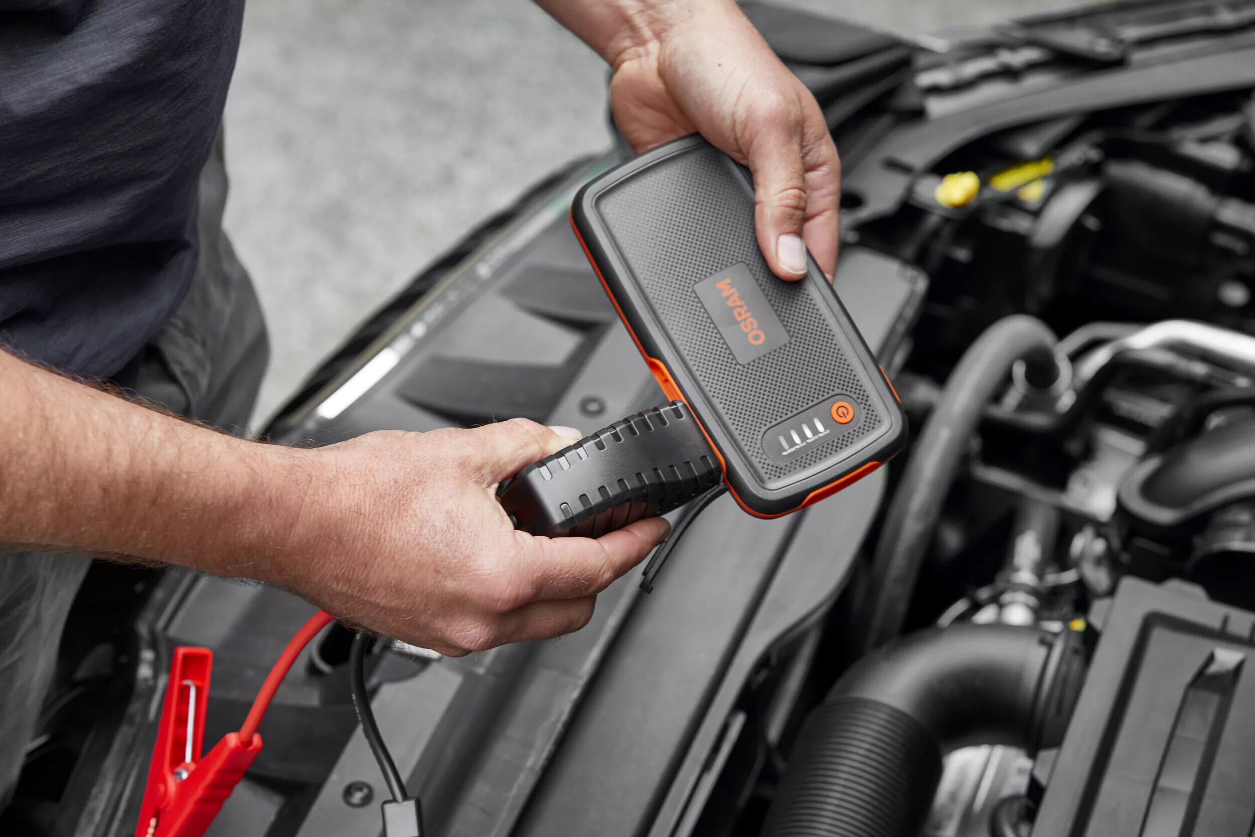 BATTERYstart 200, avviatore di emergenza con funzione power bank - immagine 8
