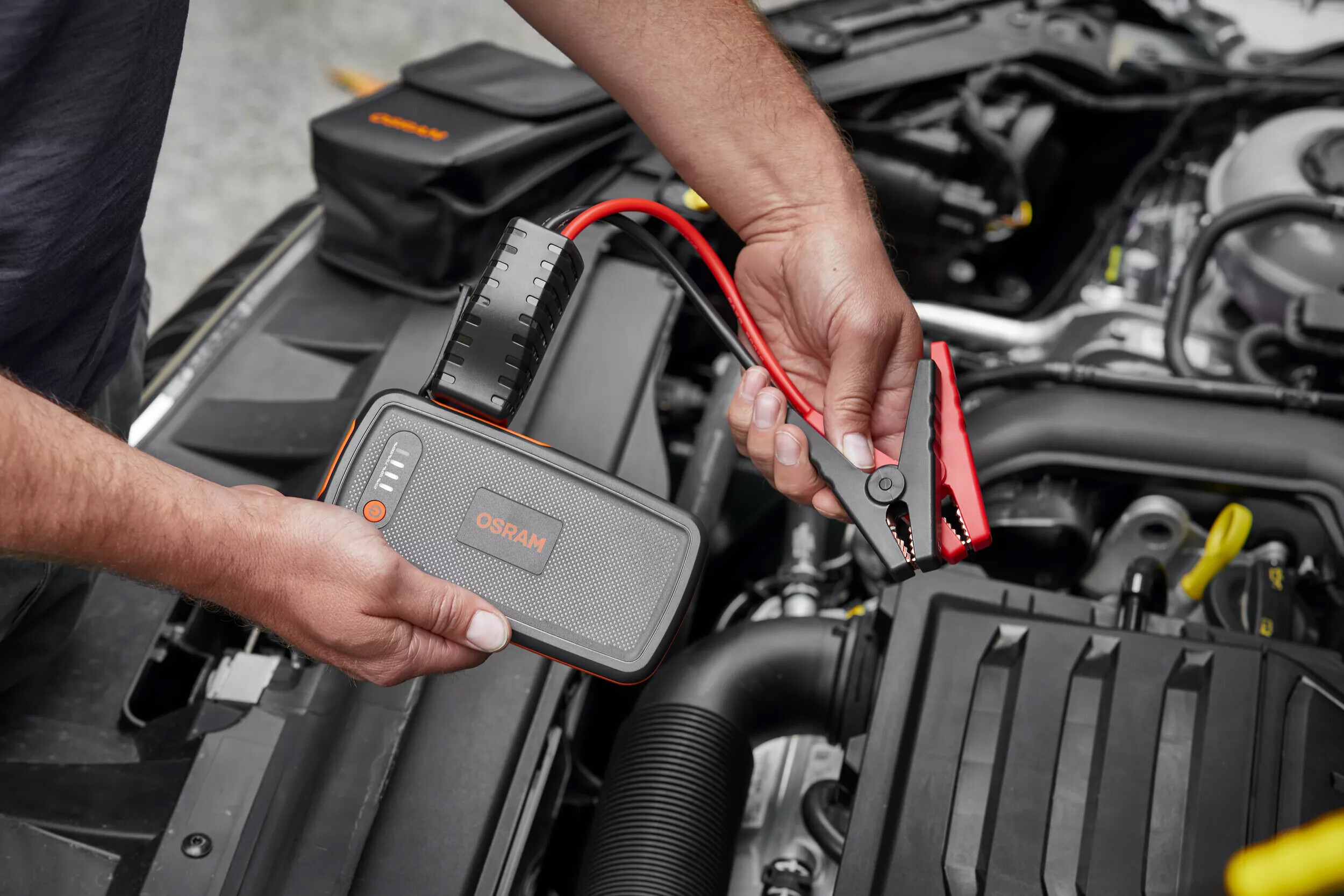 BATTERYstart 200, avviatore di emergenza con funzione power bank - immagine 9