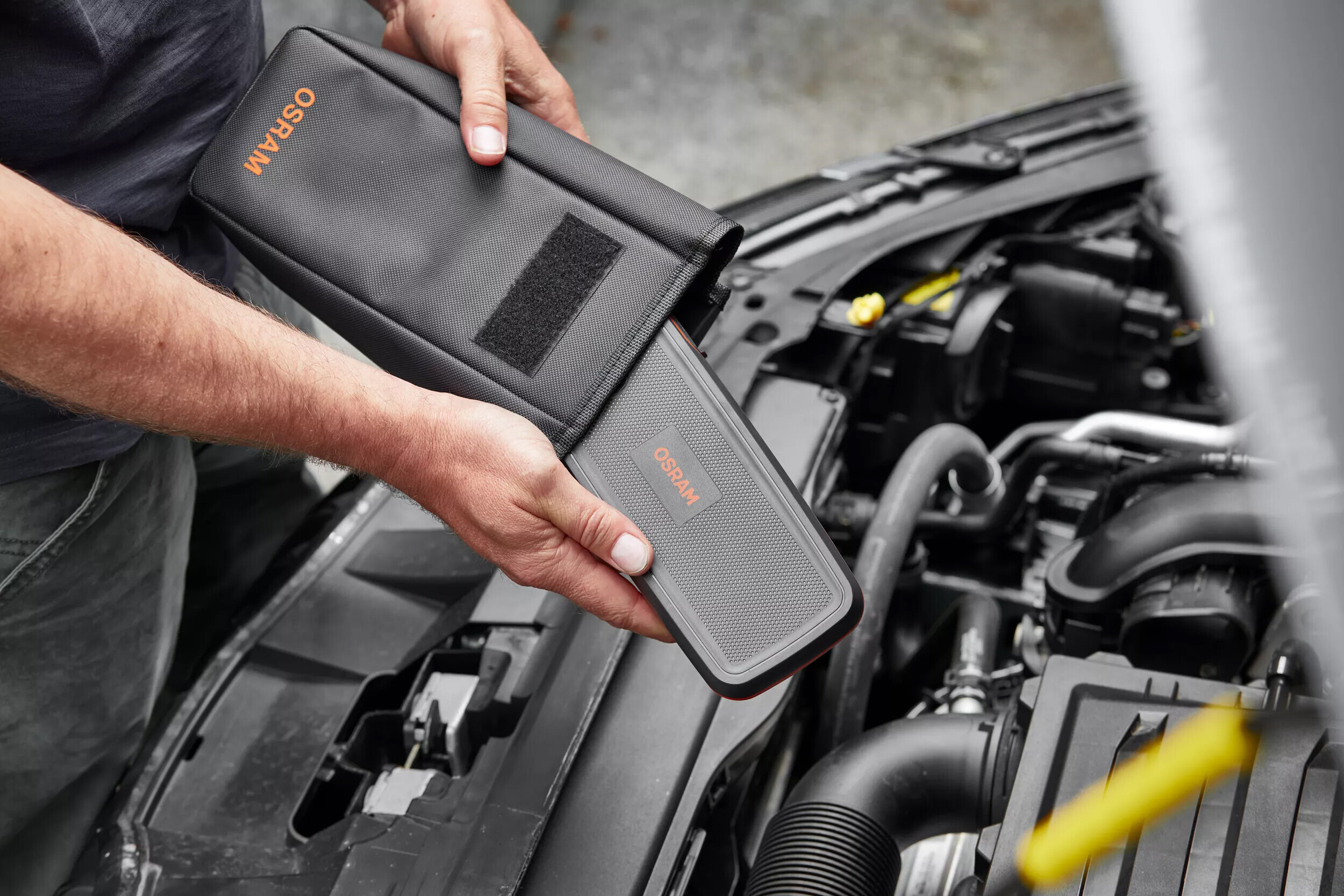 BATTERYstart 400, avviatore di emergenza con funzione power bank - immagine 9