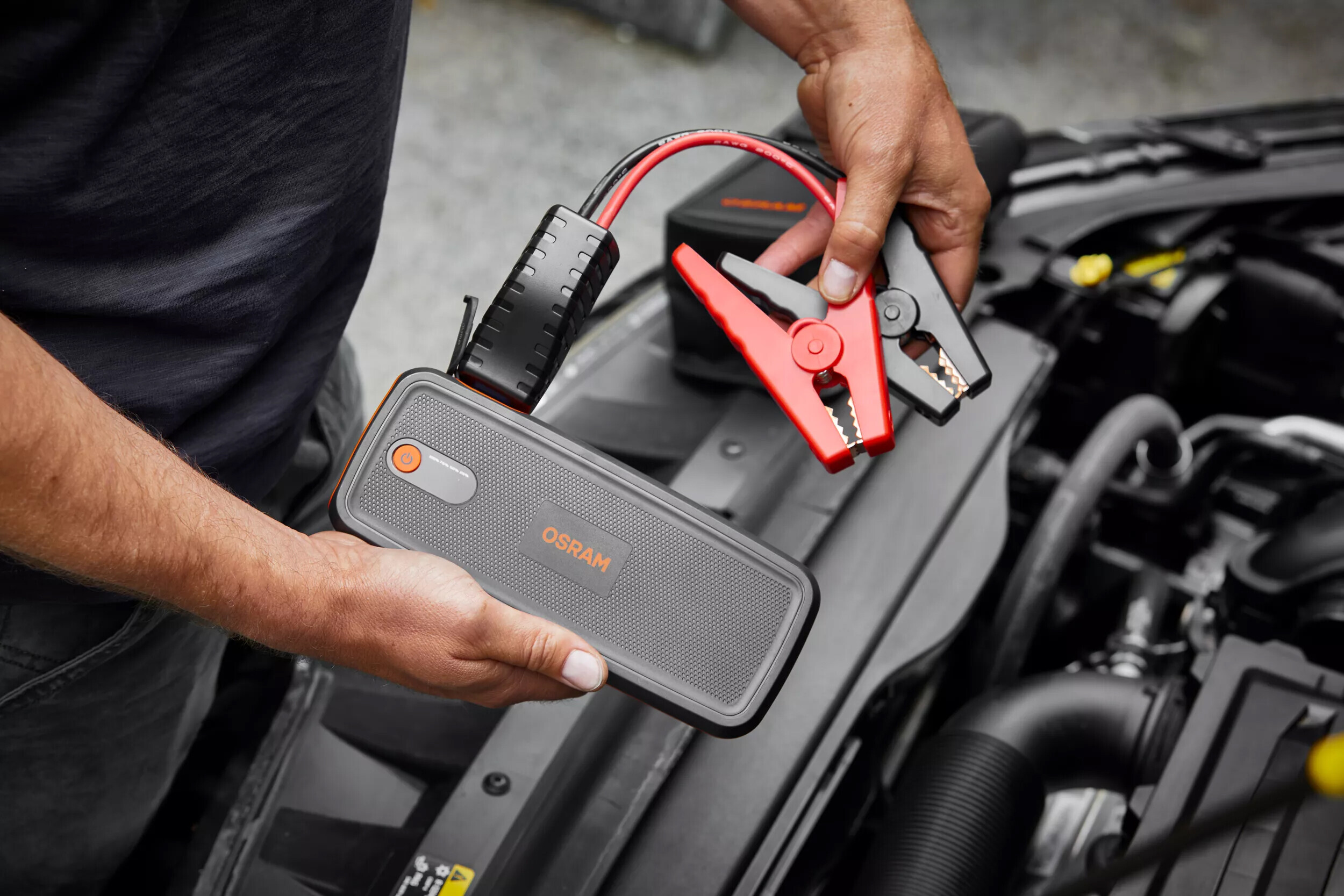 BATTERYstart 400, avviatore di emergenza con funzione power bank - immagine 11