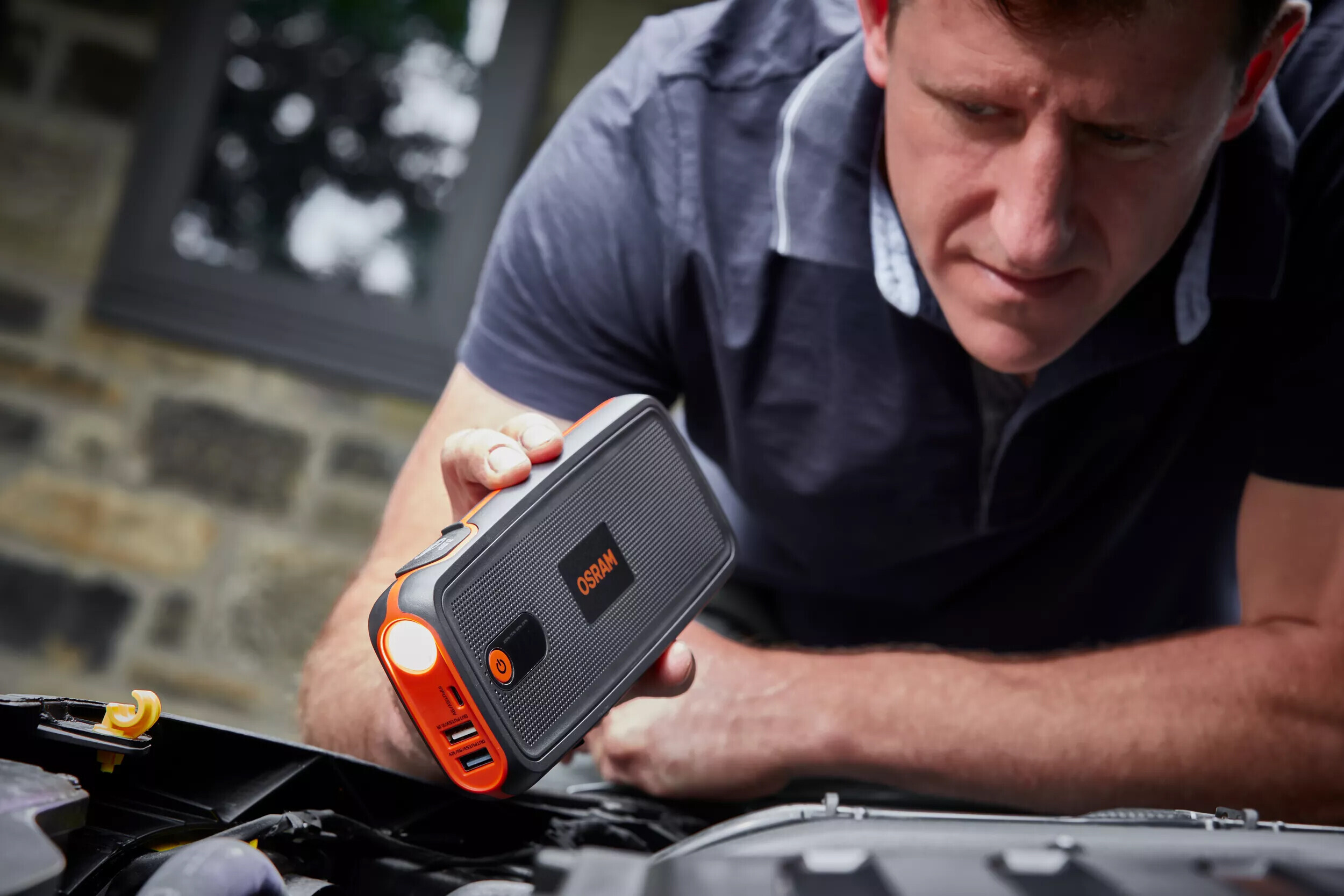 BATTERYstart 400, avviatore di emergenza con funzione power bank - immagine 13