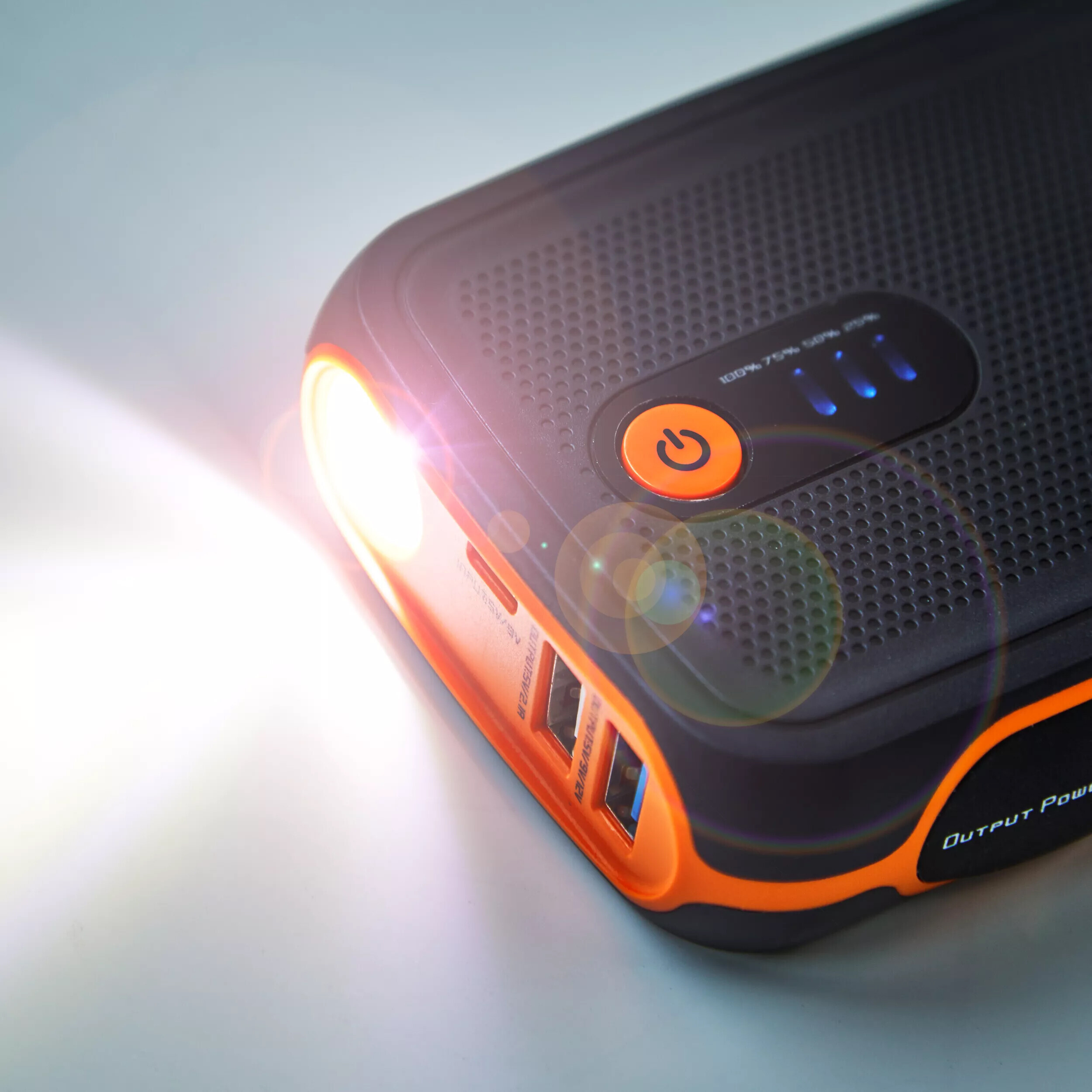 BATTERYstart 400, avviatore di emergenza con funzione power bank - immagine 5