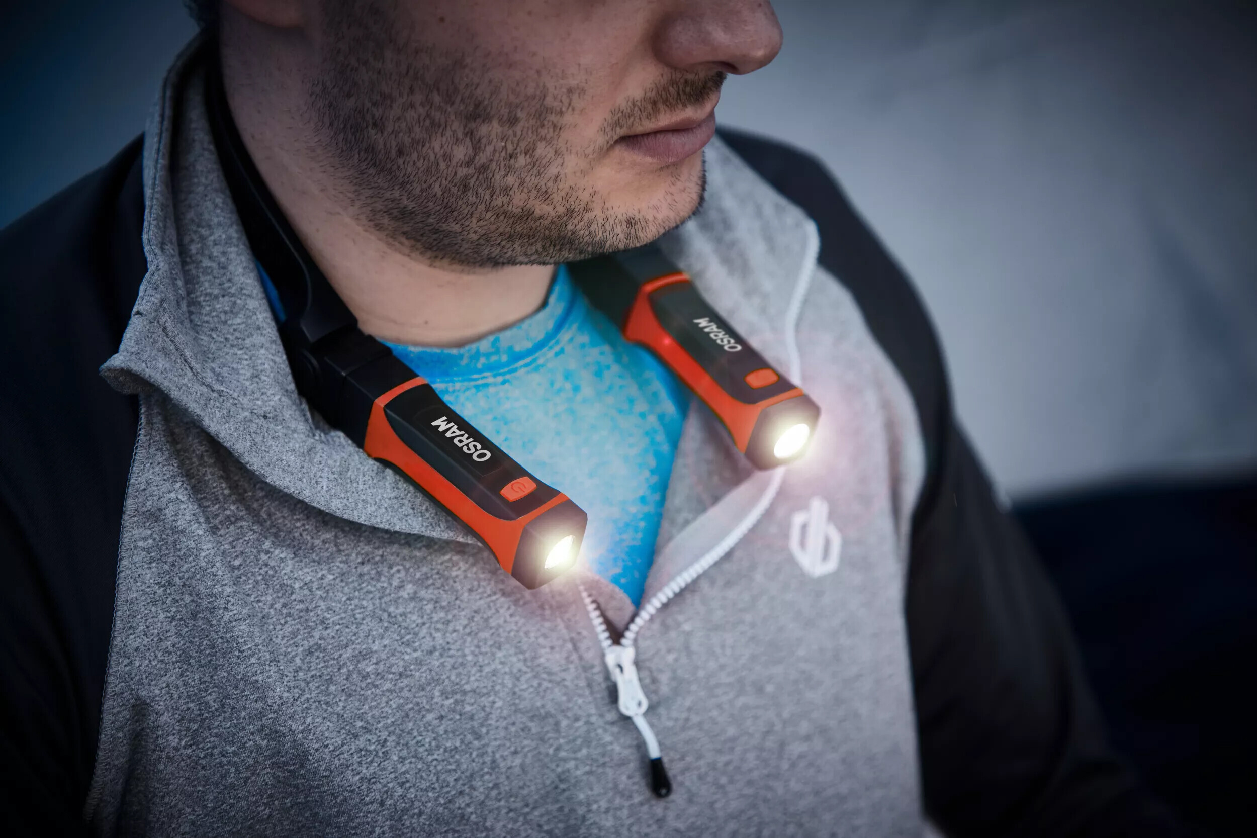 LEDinspect WEARABLE NECKLIGHT, lampada da collo ricaricabile - immagine 11