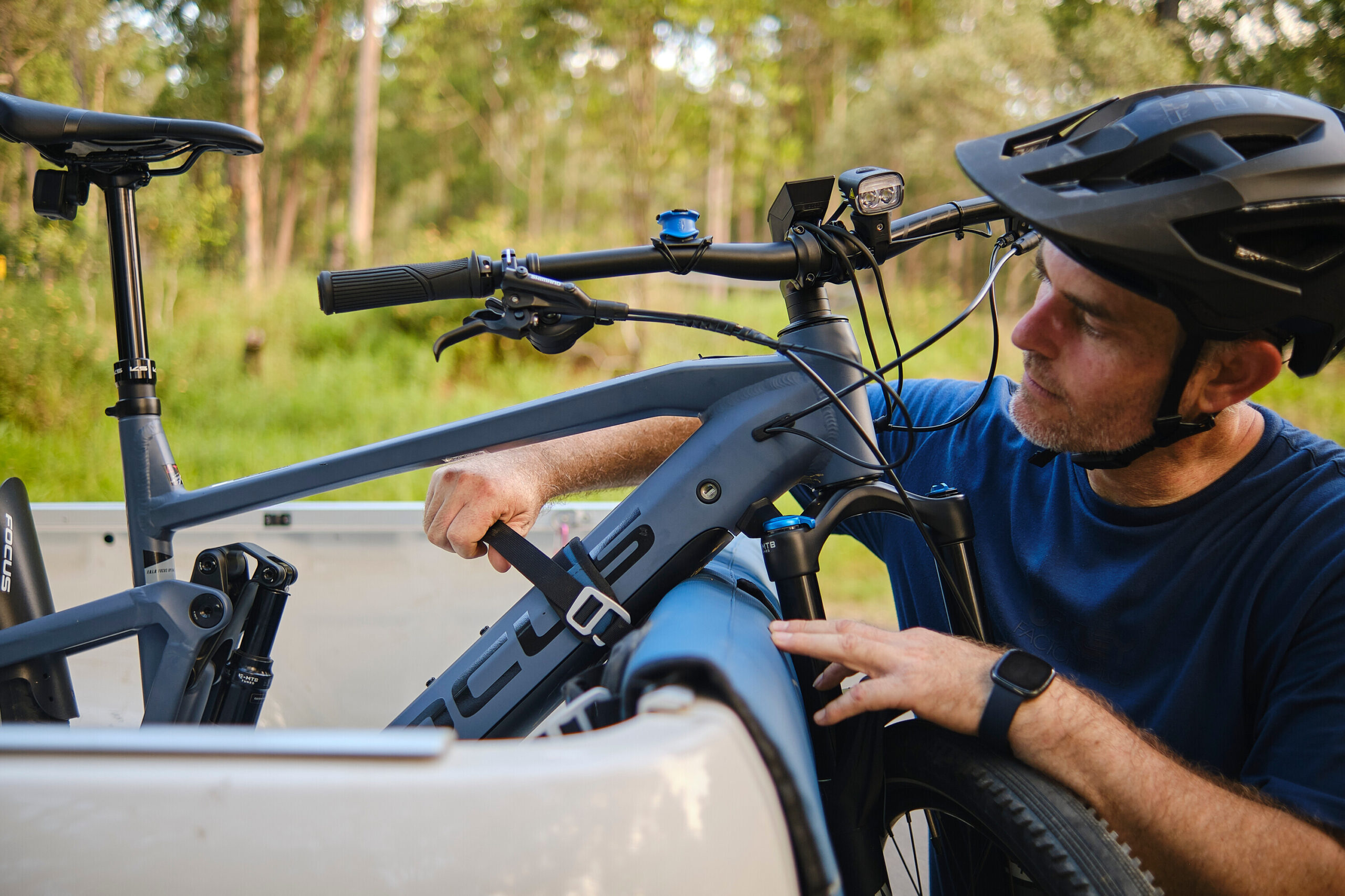 Gatekeeper Evo, portabici per sponda posteriore pick-up - Blu - immagine 5