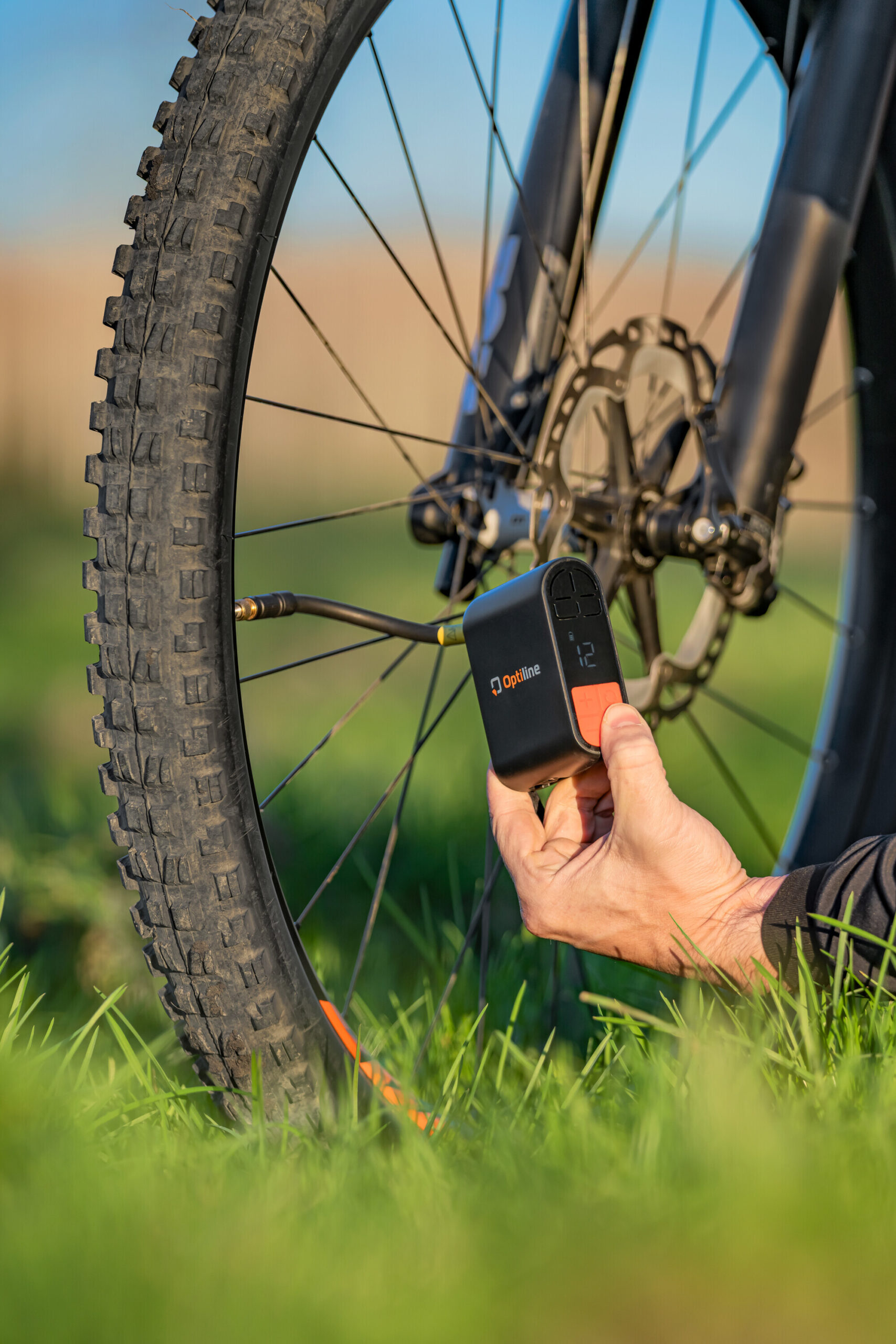 Aircore, mini compressore elettrico portatile compatibile con auto, moto, bici, palloni - immagine 7