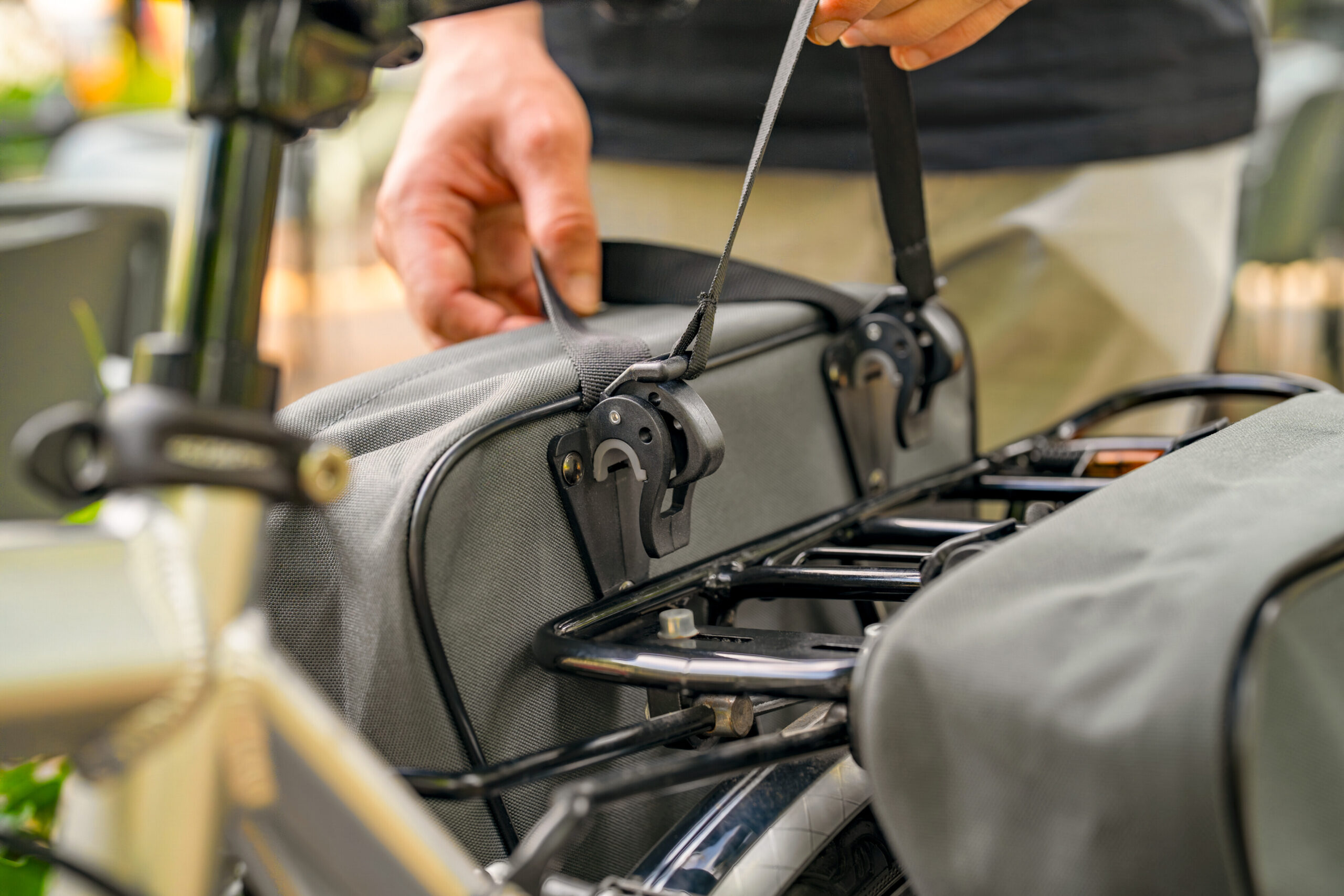 Rear Bags, coppia borse per portapacchi posteriore - 8,5+8,5 L - Antracite - immagine 13